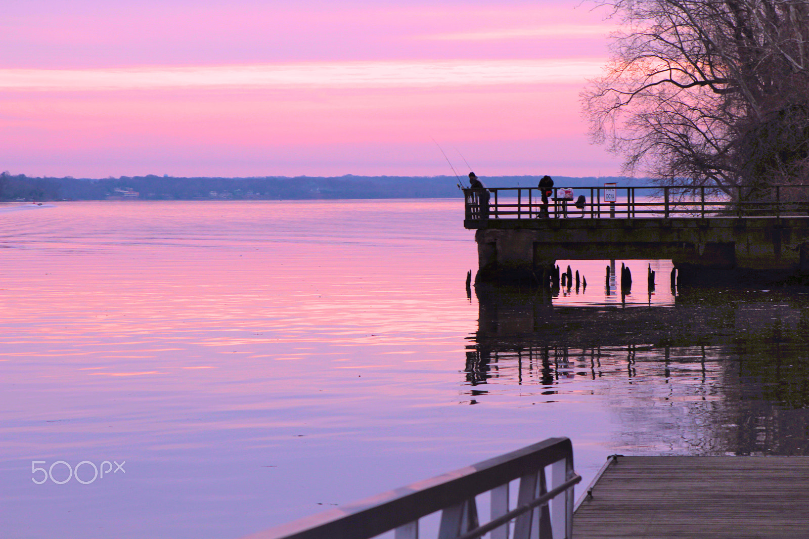 Canon EF 28-105mm f/3.5-4.5 USM sample photo. Sunset fishing on the potomac photography
