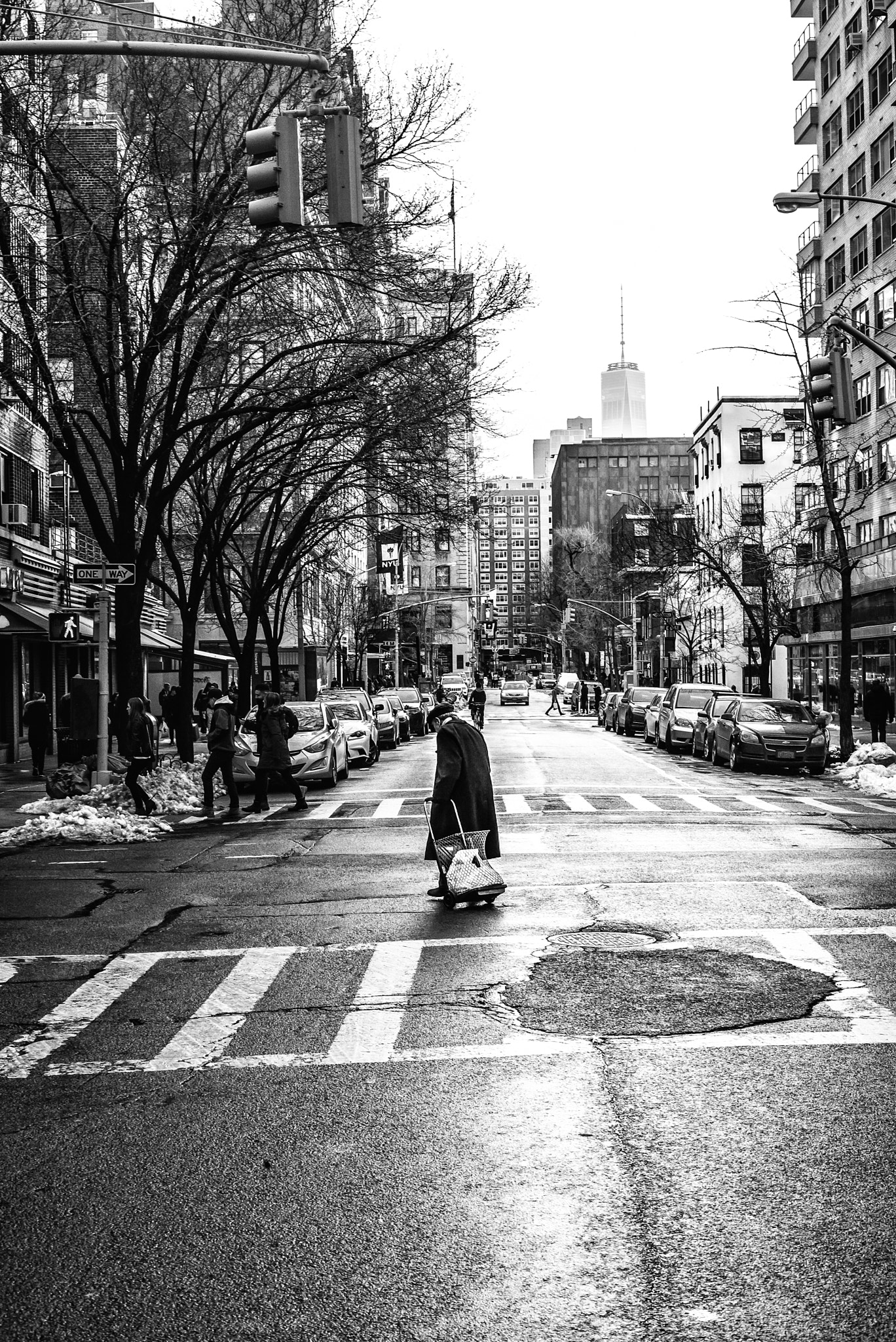 Summilux-M 1:1.4/50 sample photo. Simple stroll photography