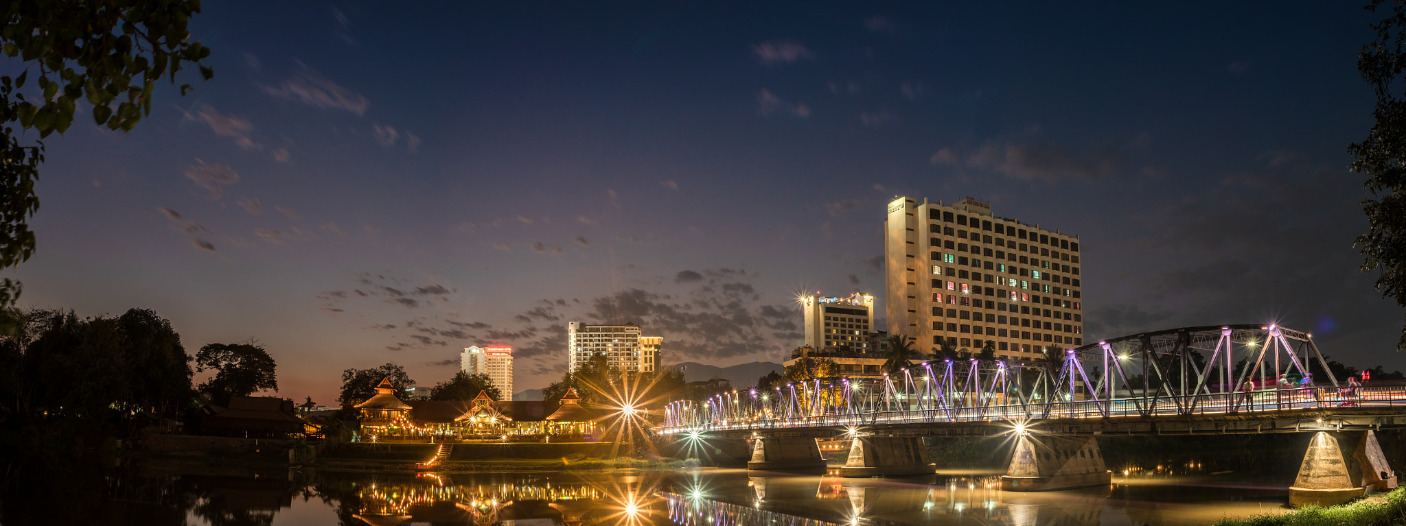 AF Zoom-Nikkor 28-85mm f/3.5-4.5 sample photo. Chiang-mai steel bridge. photography