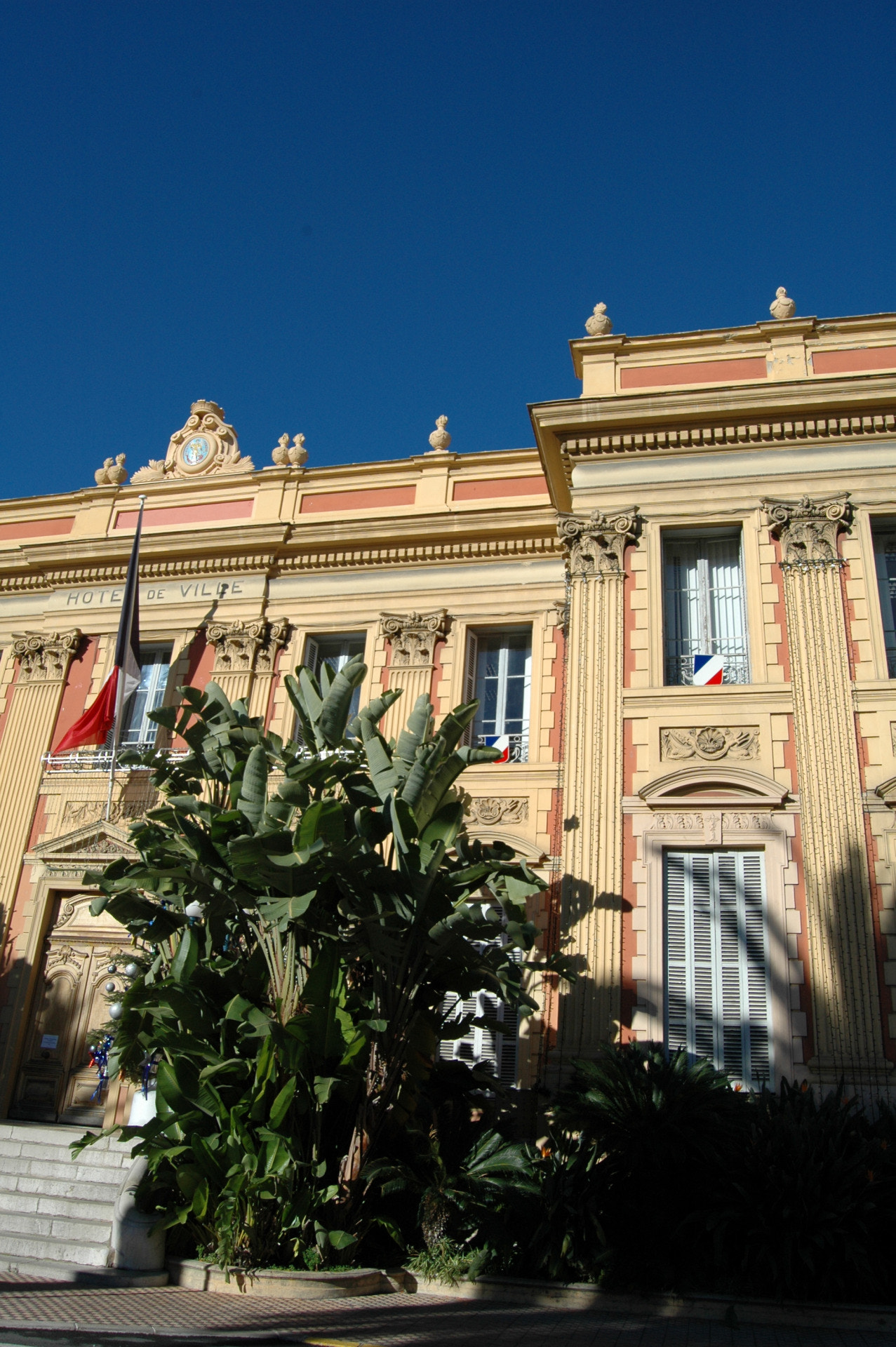 Nikon D70 sample photo. Mentone  hotel de ville photography