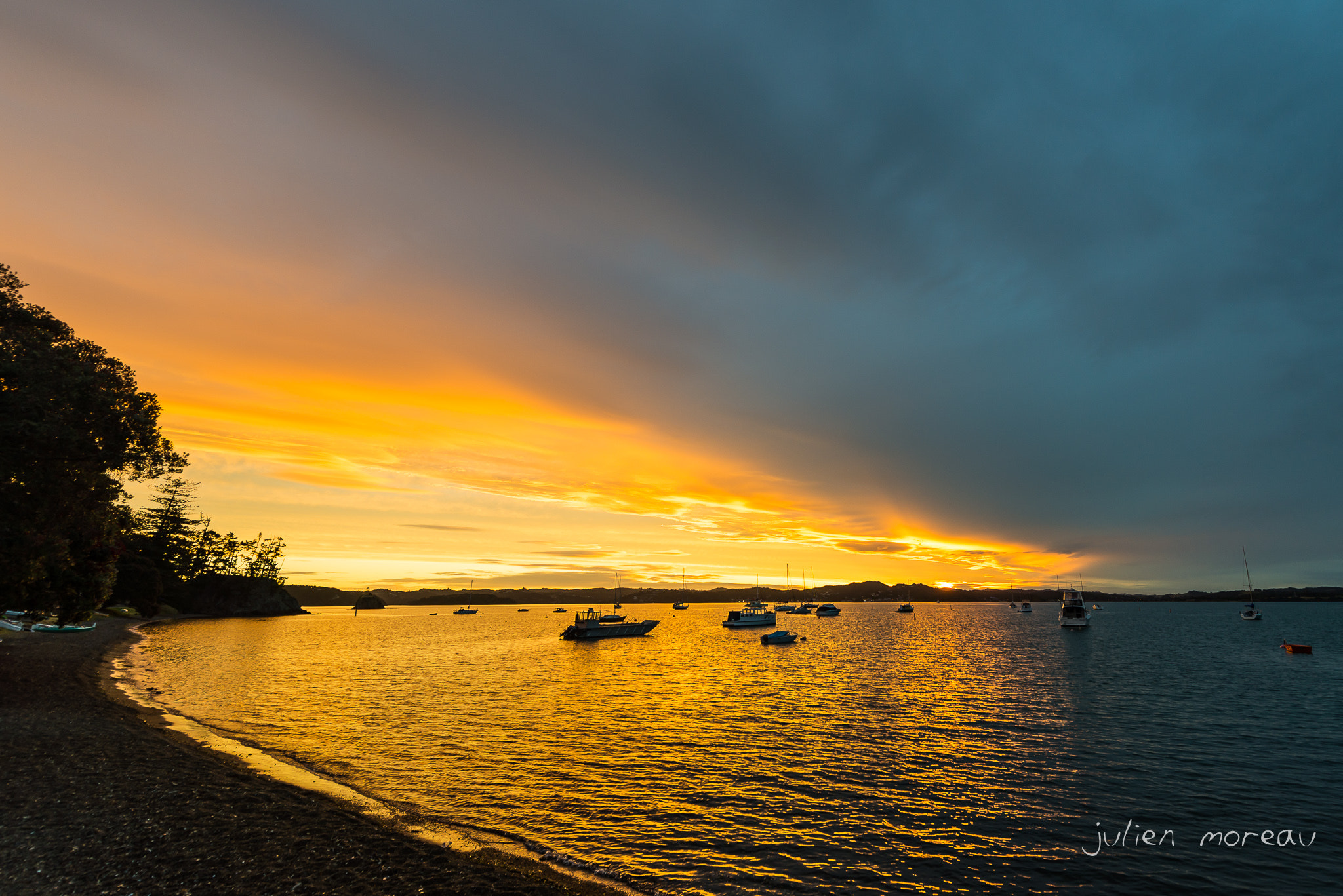 Nikon AF-S Nikkor 14-24mm F2.8G ED sample photo. Golden rays photography