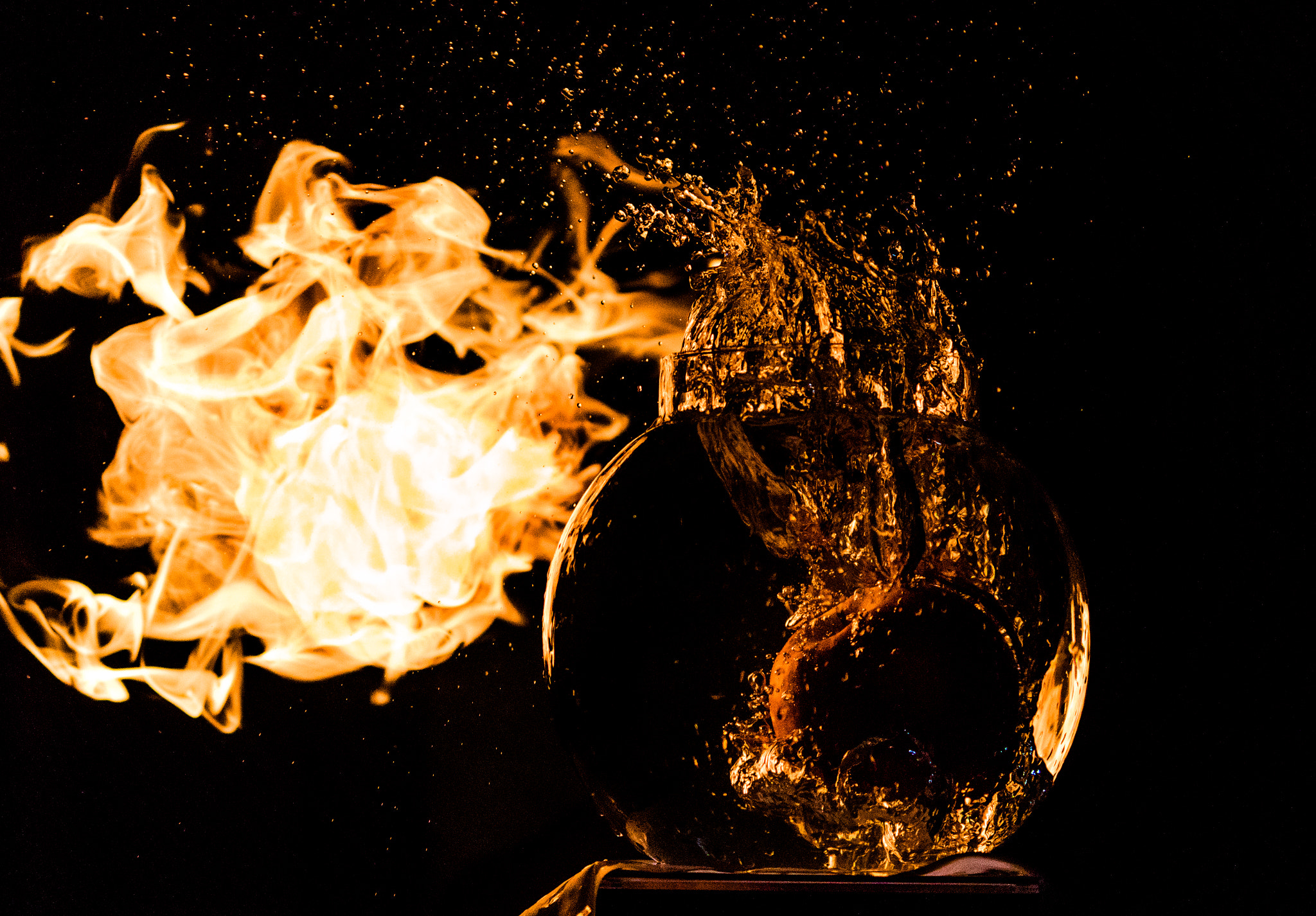 Canon EOS 750D (EOS Rebel T6i / EOS Kiss X8i) sample photo. Fiery water splash photography