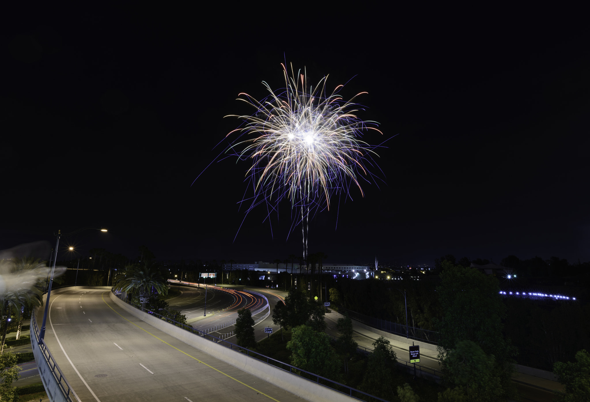 Nikon D610 + Nikon AF-S Nikkor 20mm F1.8G ED sample photo. Fireworks photography