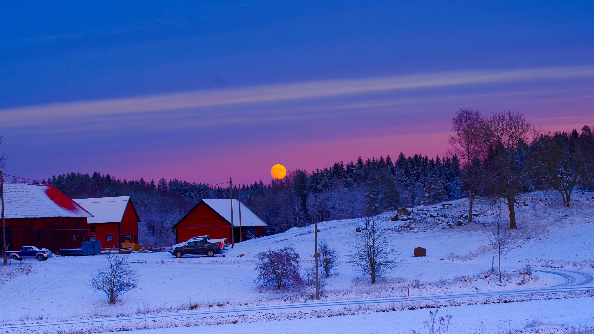 Tamron AF 70-300mm F4-5.6 LD Macro 1:2 sample photo. The moon photography