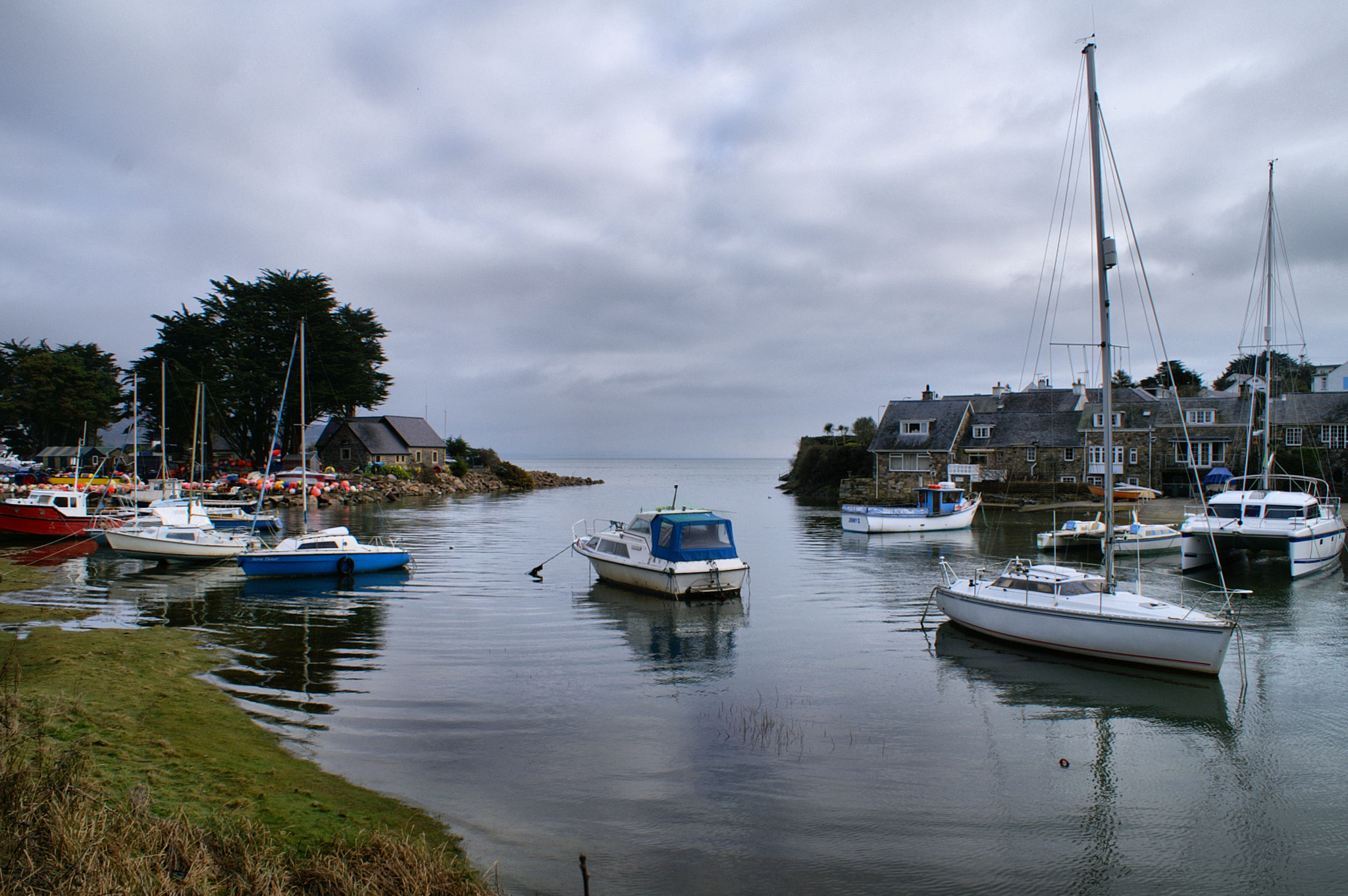 KONICA MINOLTA MAXXUM 5D sample photo. Harbour mouth photography