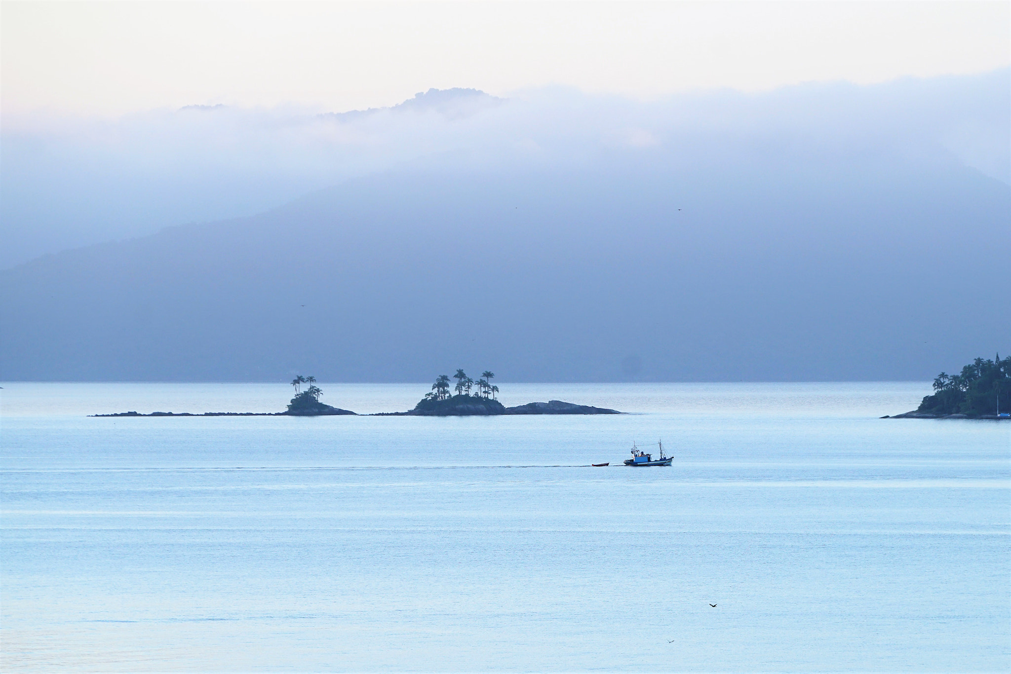 Sony FE 70-200mm F4 G OSS sample photo. Angra morning islands & fishing boat photography