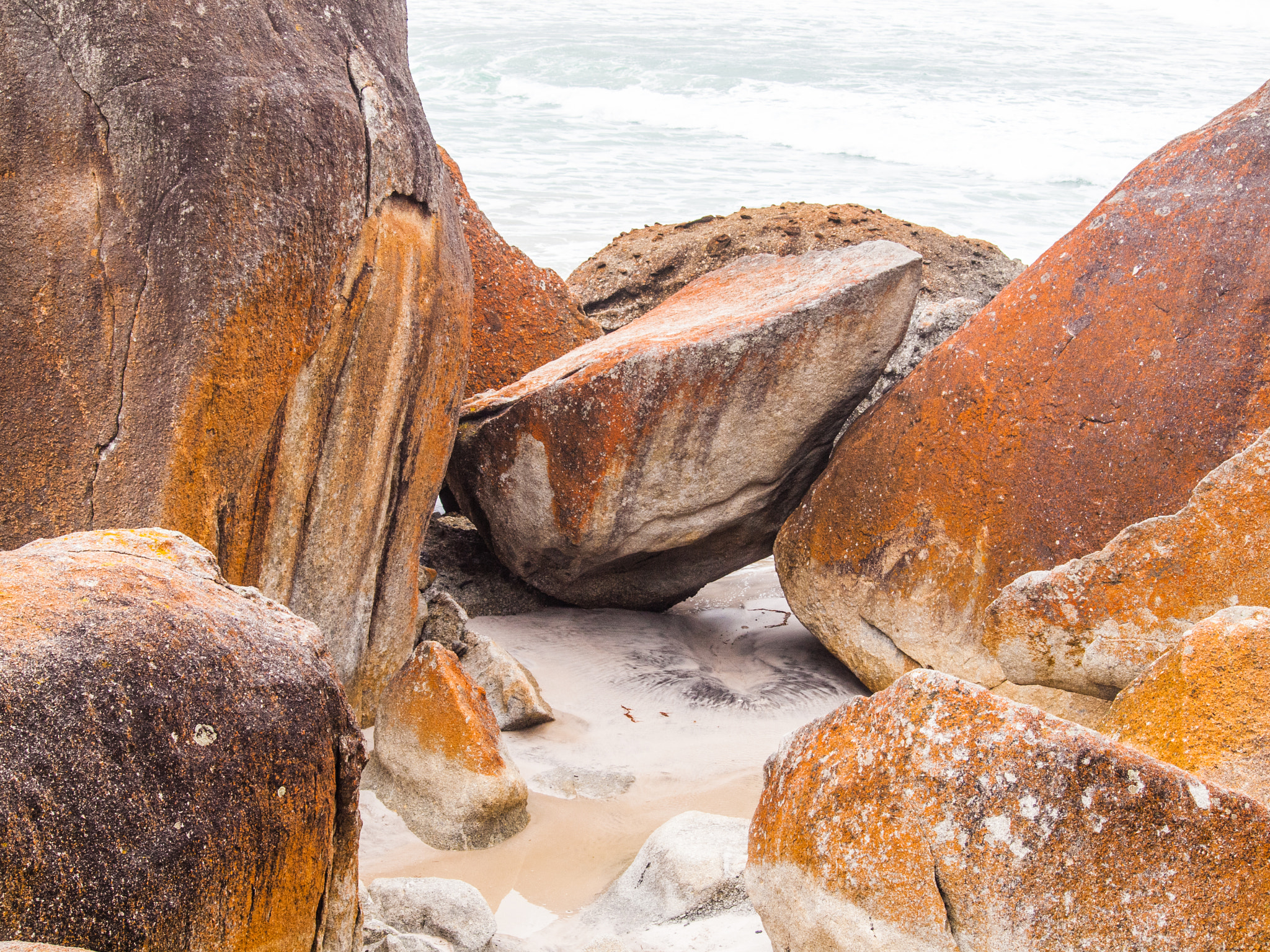 Olympus E-30 + Olympus Zuiko Digital ED 40-150mm F4.0-5.6 sample photo. Large rocks at the beach photography