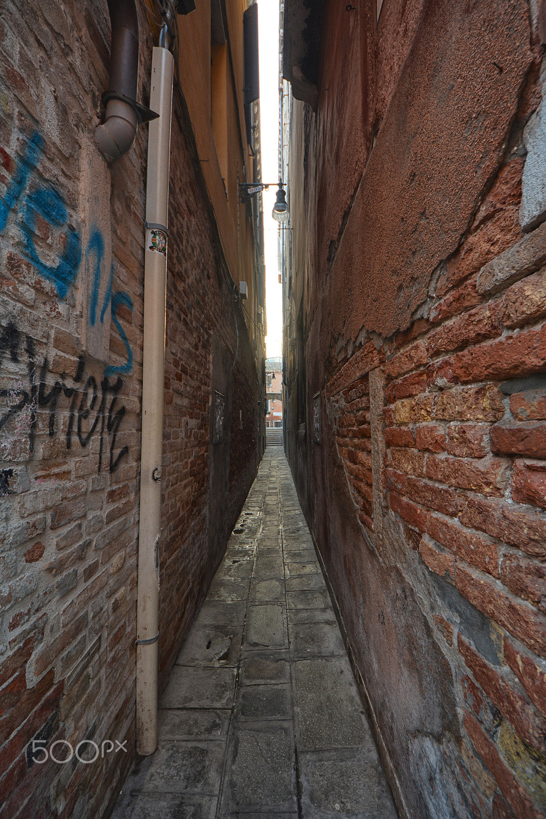 Sigma 8-16mm F4.5-5.6 DC HSM sample photo. Uno alla volta photography