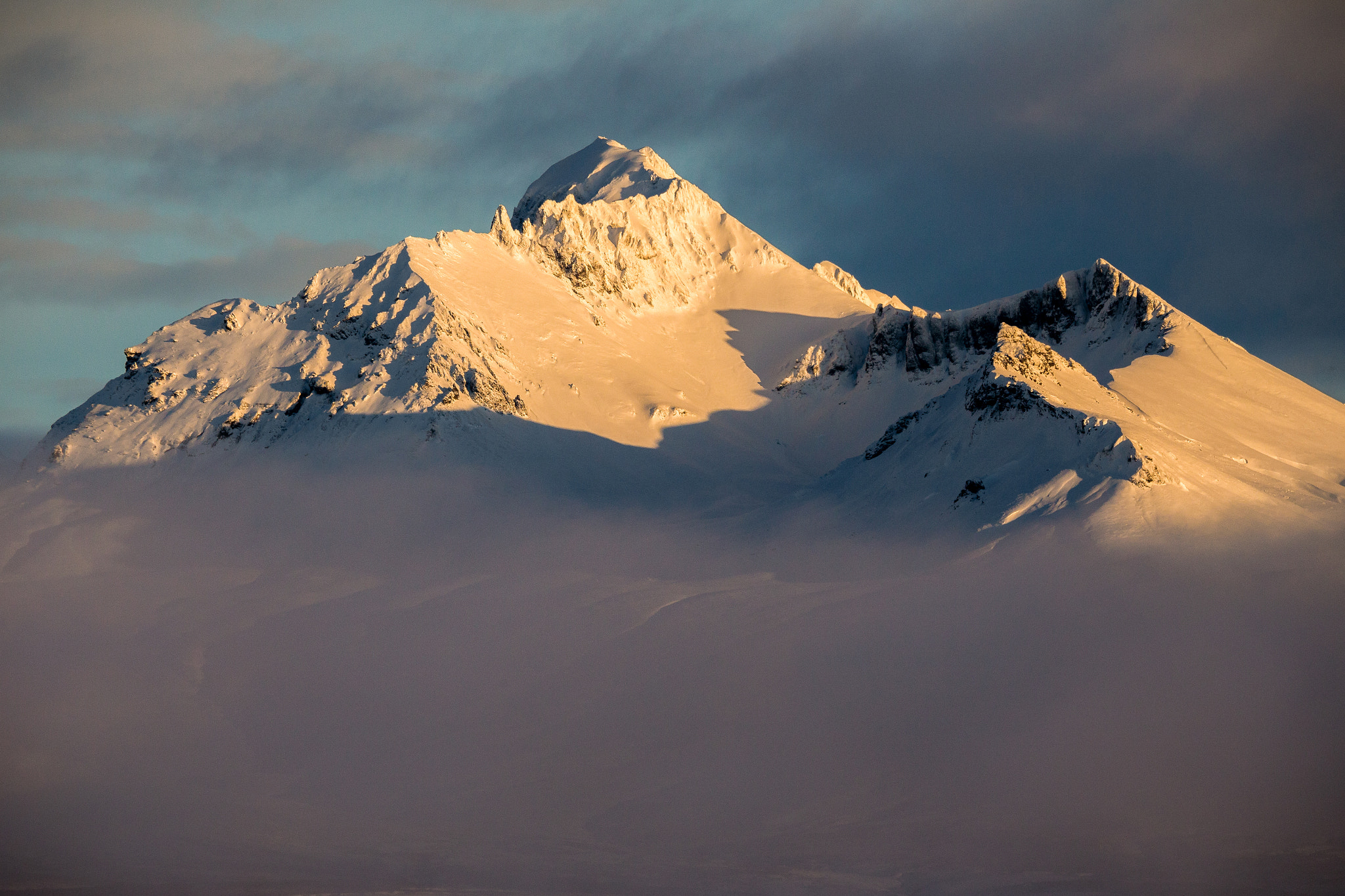 Sigma 150-600mm F5-6.3 DG OS HSM | C sample photo. Snow-covered mountain photography
