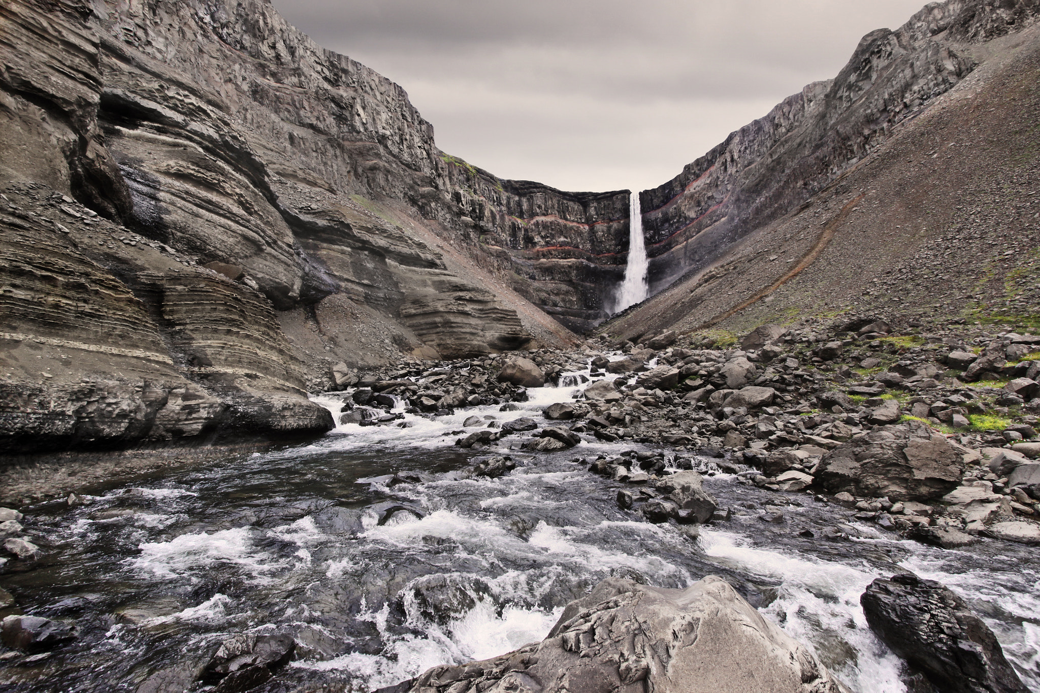 Canon EF-S 10-22mm F3.5-4.5 USM sample photo. Hengifoss photography