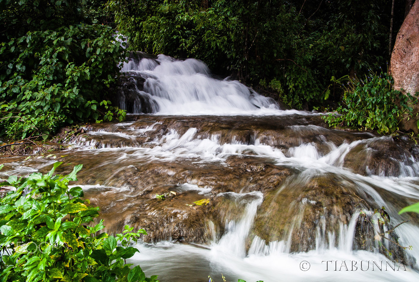 Pentax K10D + Sigma 18-50mm F3.5-5.6 DC sample photo. Roadside cascades photography