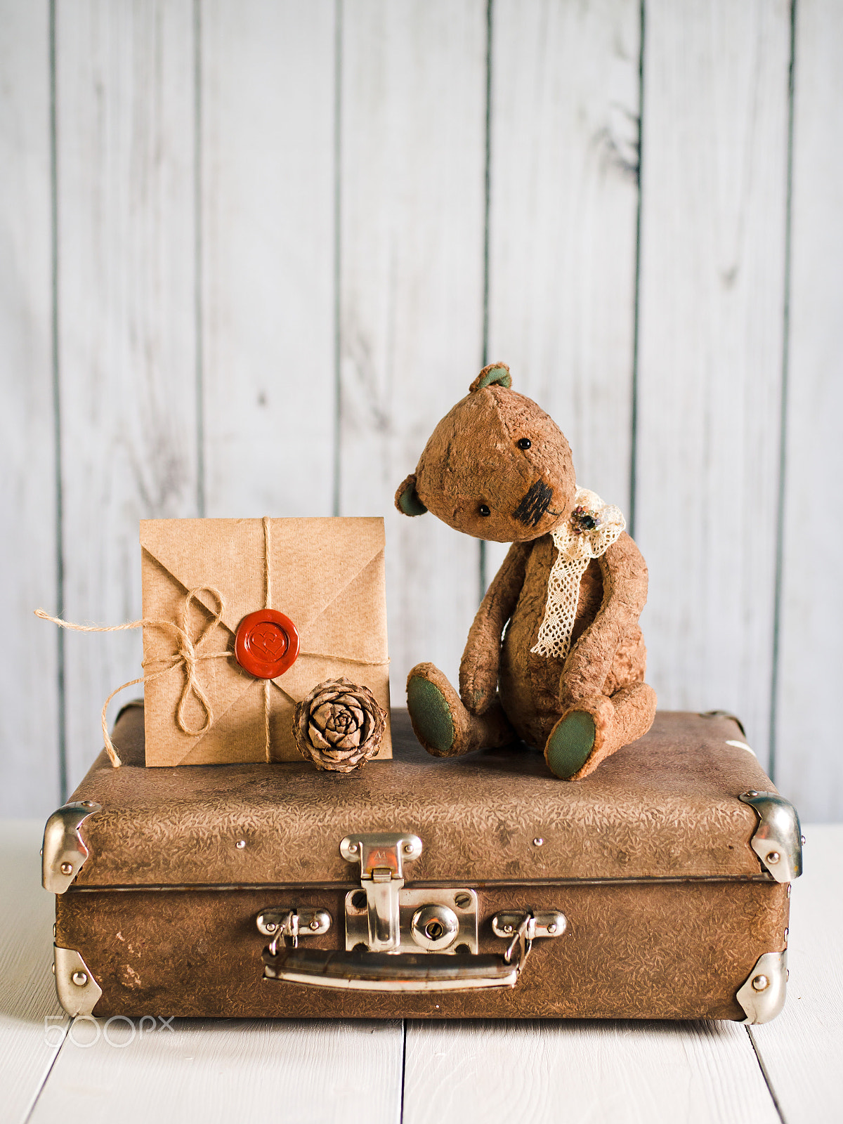 Nikon D800 + Nikon AF Nikkor 50mm F1.4D sample photo. Teddy bear on a suitcase with love messages photography
