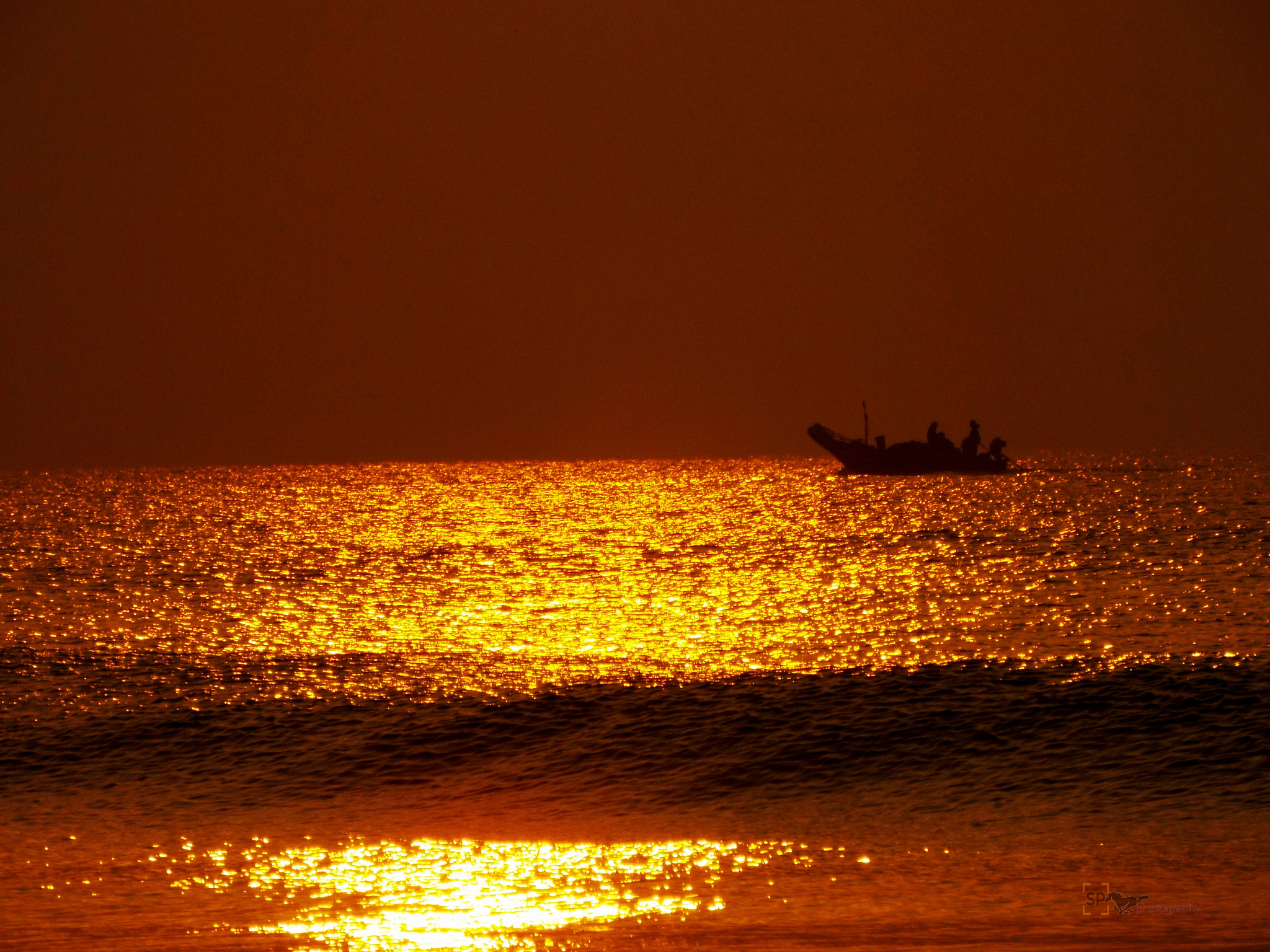 Fujifilm FinePix S8500 sample photo. Golden daylight photography