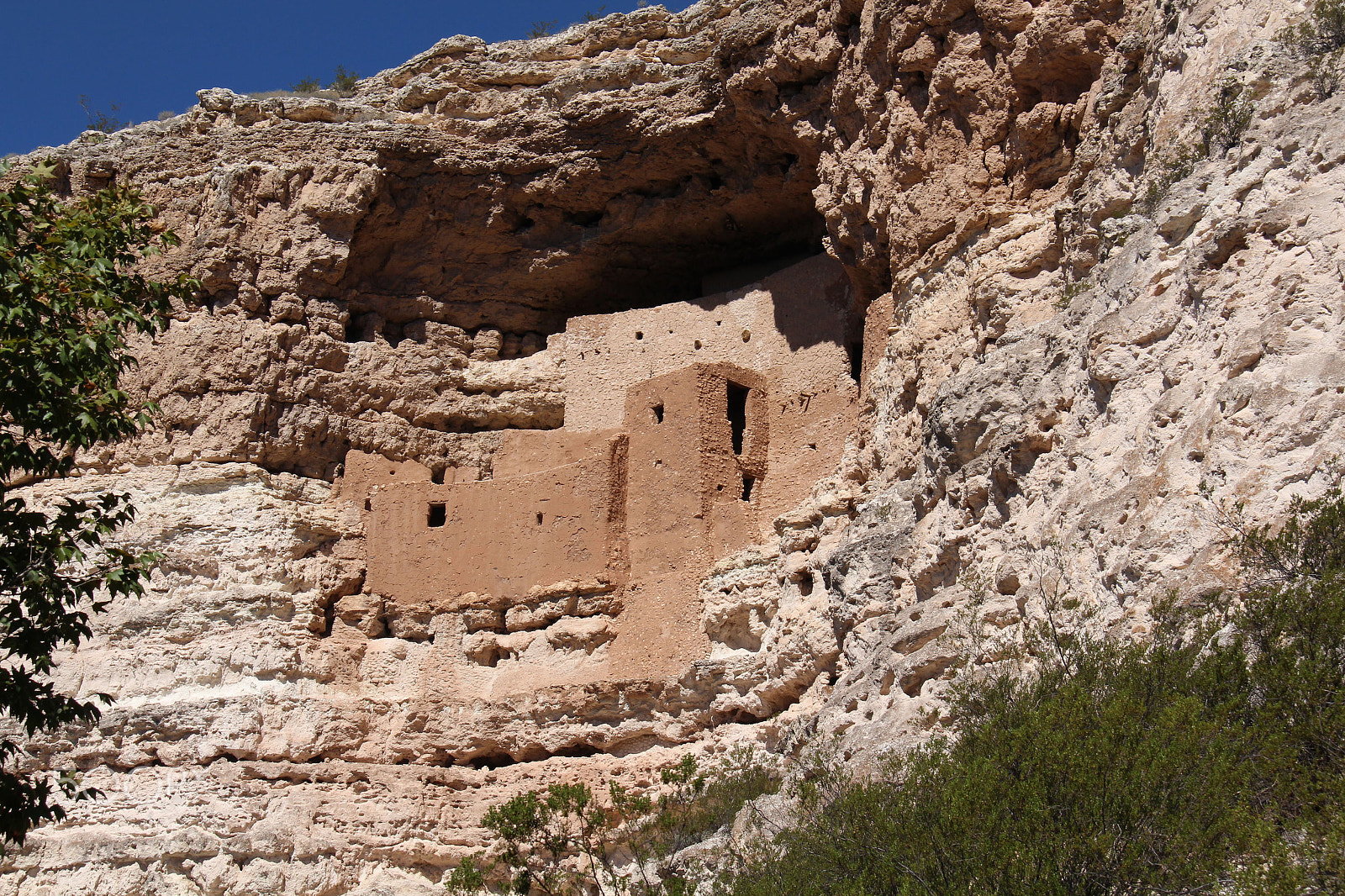 Canon EF-S 18-200mm F3.5-5.6 IS sample photo. Montezuma castle photography