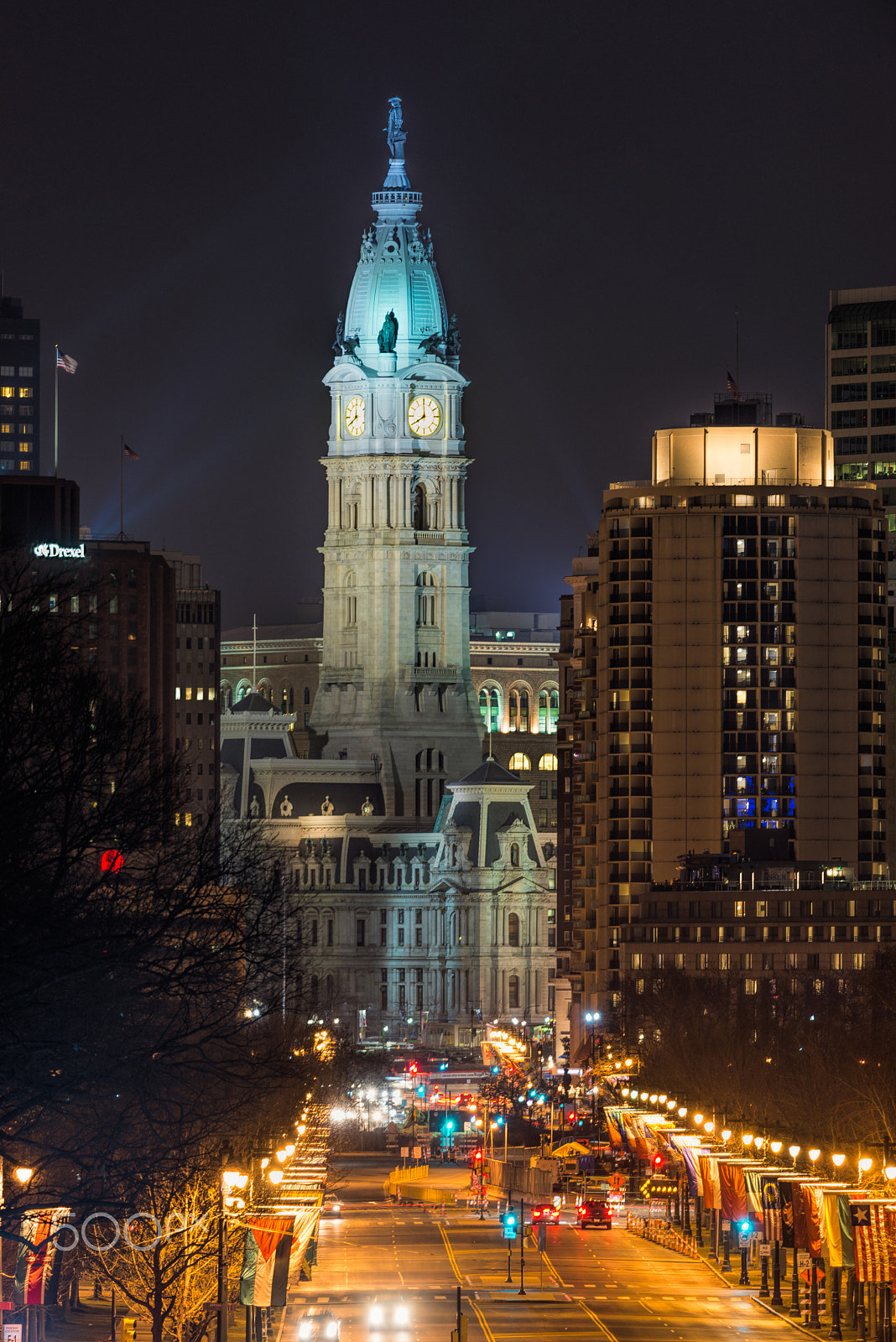 Nikon D800E + Nikon AF-S Nikkor 300mm F4D ED-IF sample photo. Philadelphia city hall photography