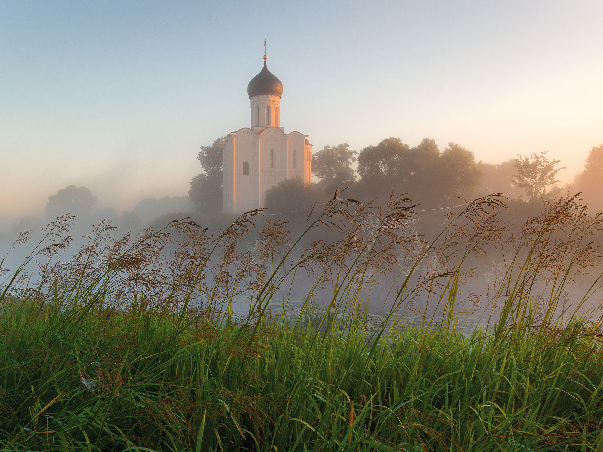 Canon EOS 5D Mark II + Canon EF 24mm F1.4L II USM sample photo. Pokrova on nerl church. under the sun photography