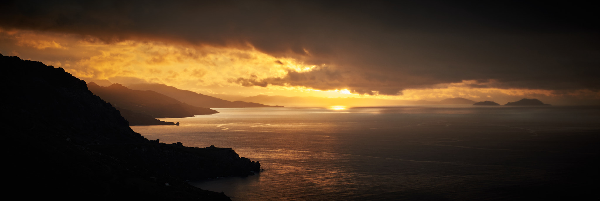 Nikon D810 sample photo. Golden dawn light breaks through darkness photography