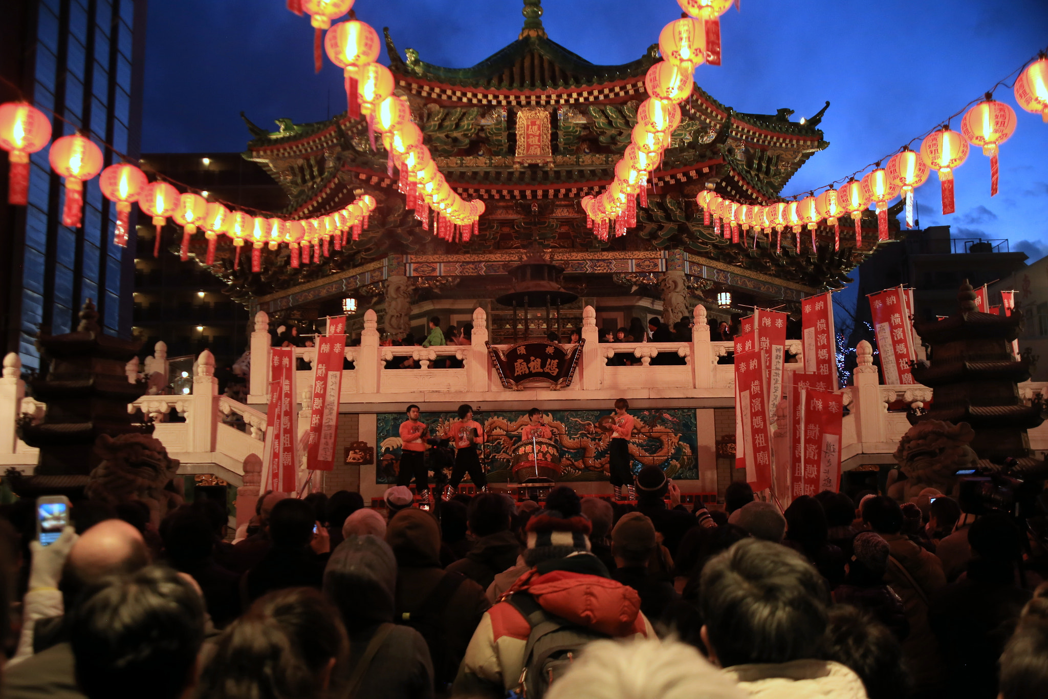 Canon EF 28-105mm f/3.5-4.5 USM sample photo. Chinese lantern festival photography