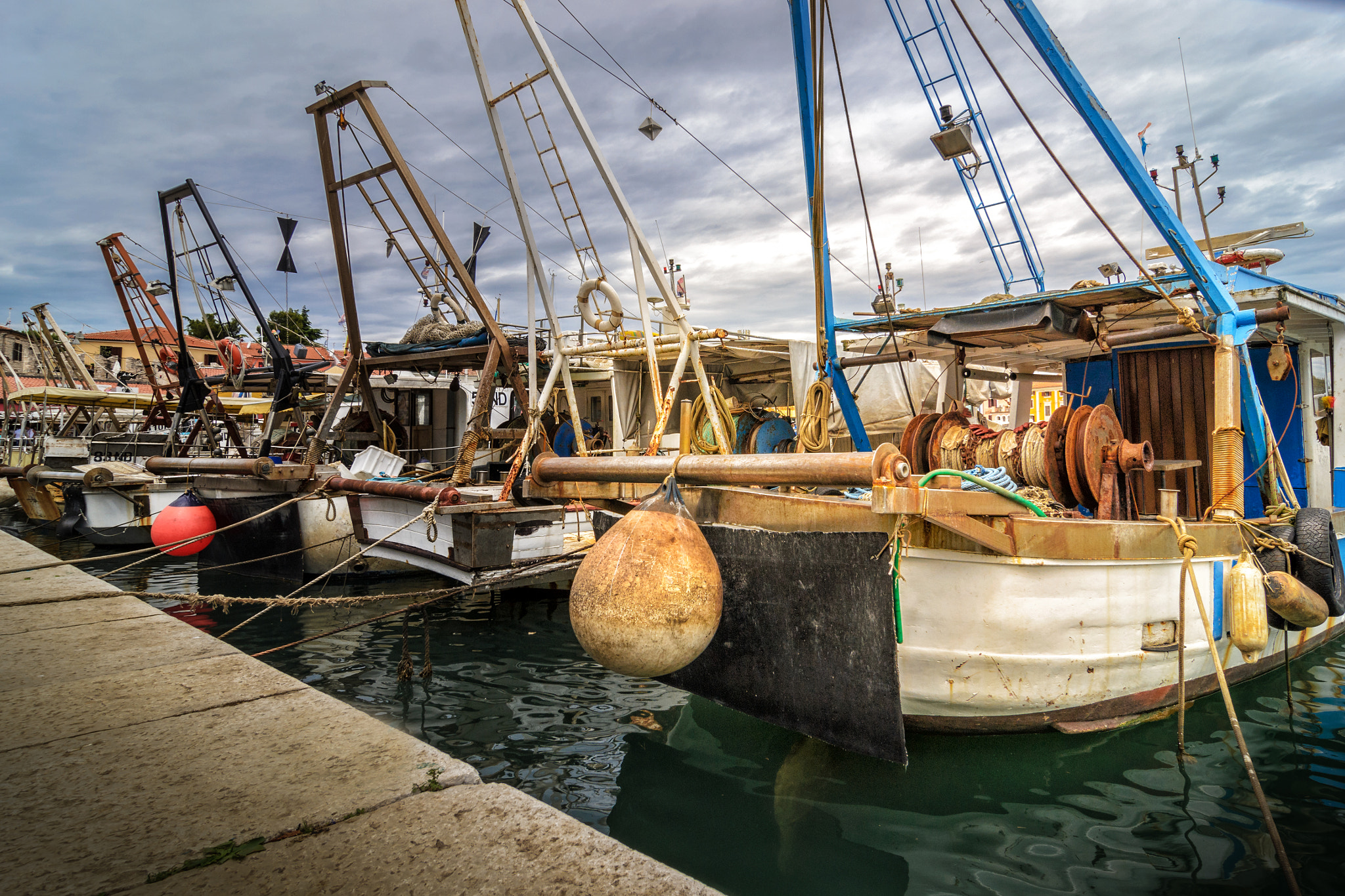 Tokina AT-X Pro 12-24mm F4 (IF) DX sample photo. Port of novigrad in croatia photography