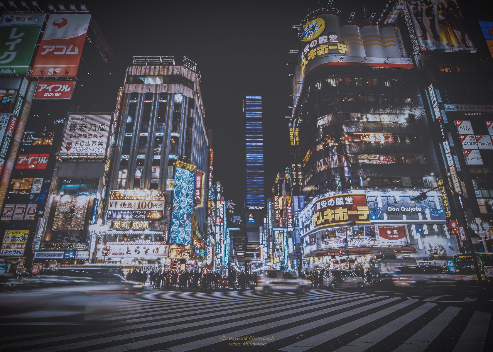 Canon EF-M 11-22mm F4-5.6 IS STM sample photo. Neon photography