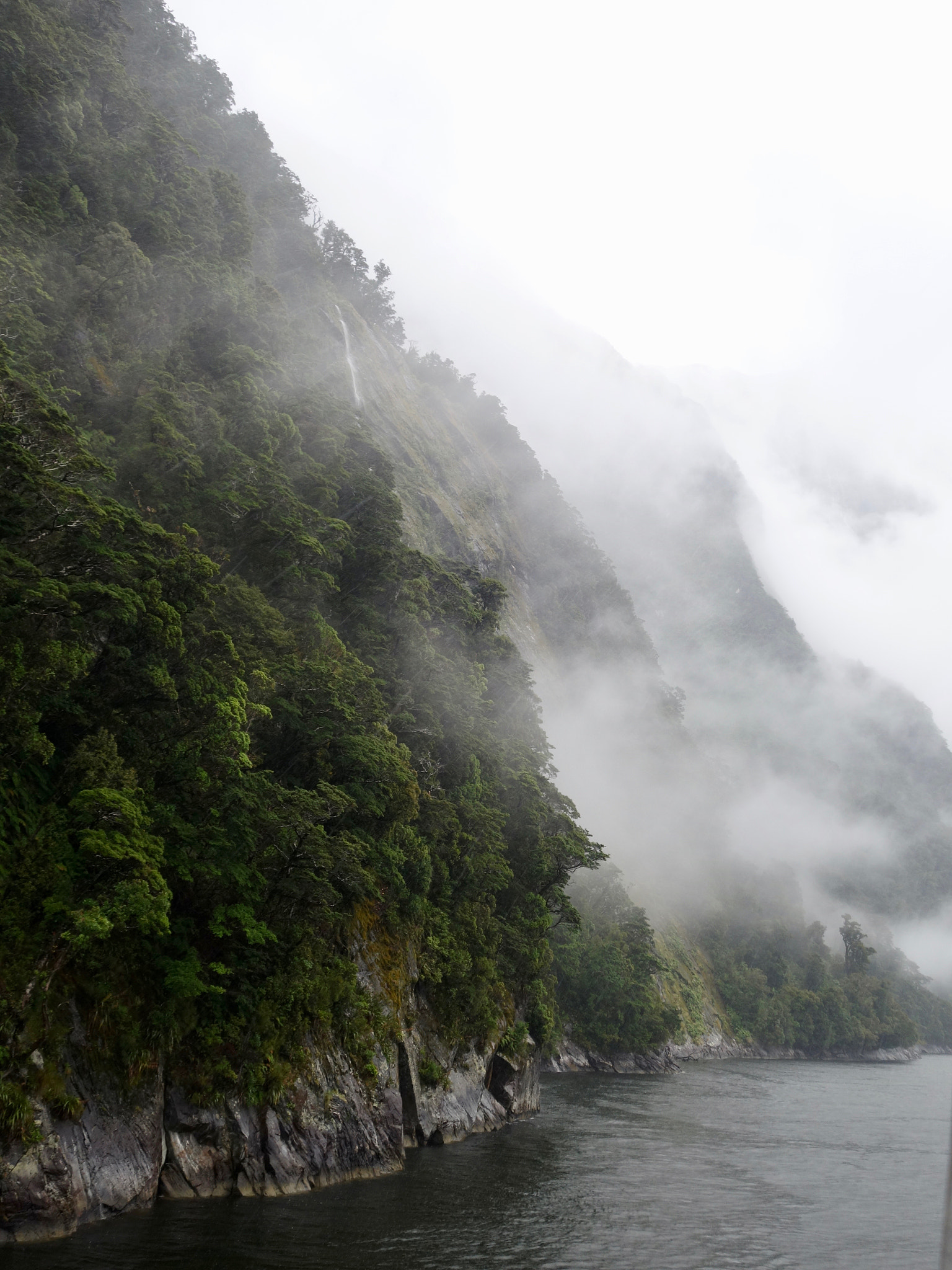 Sony 28-100mm F1.8-4.9 sample photo. Milford sound photography