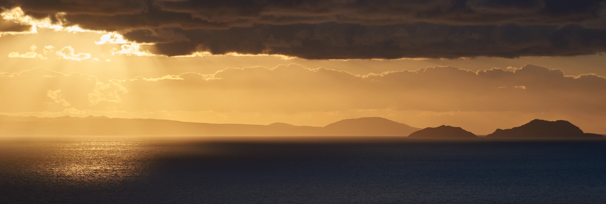 Nikon D810 sample photo. Dawn light contrasts with foreboding sky photography