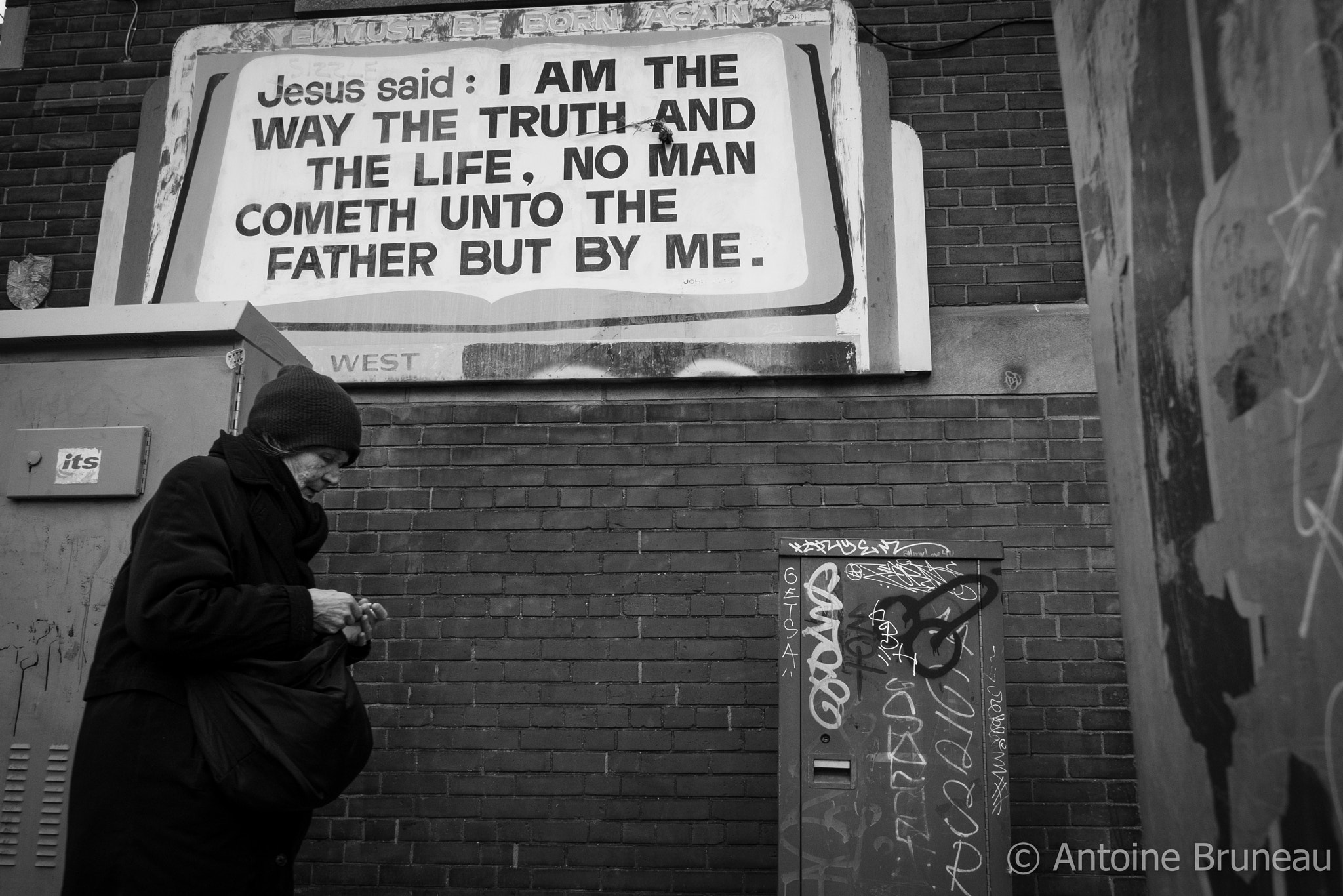 Fujifilm X-Pro1 + Fujifilm XF 18mm F2 R sample photo. Jesus saves photography