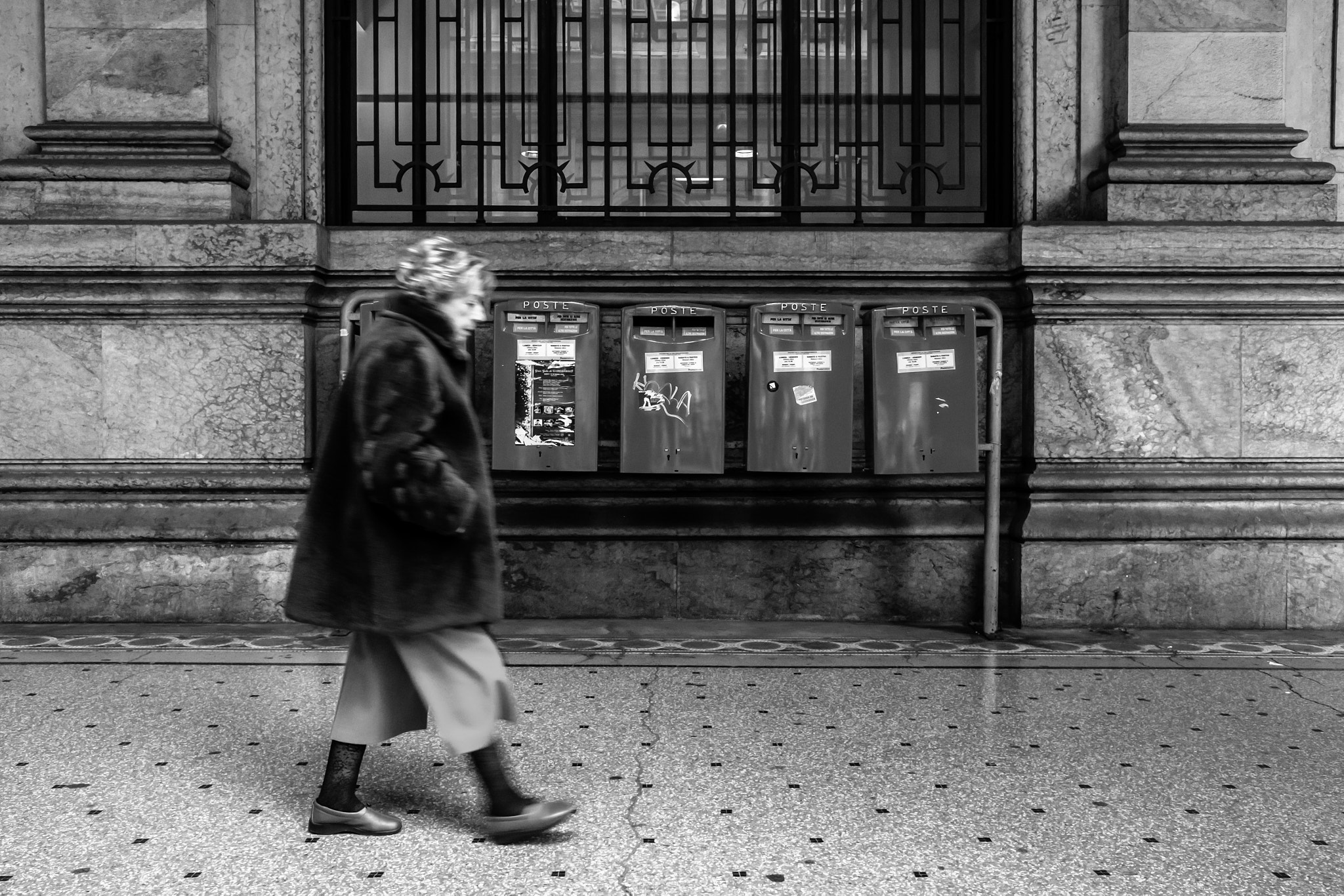 Fujifilm X70 sample photo. Posta centrale photography