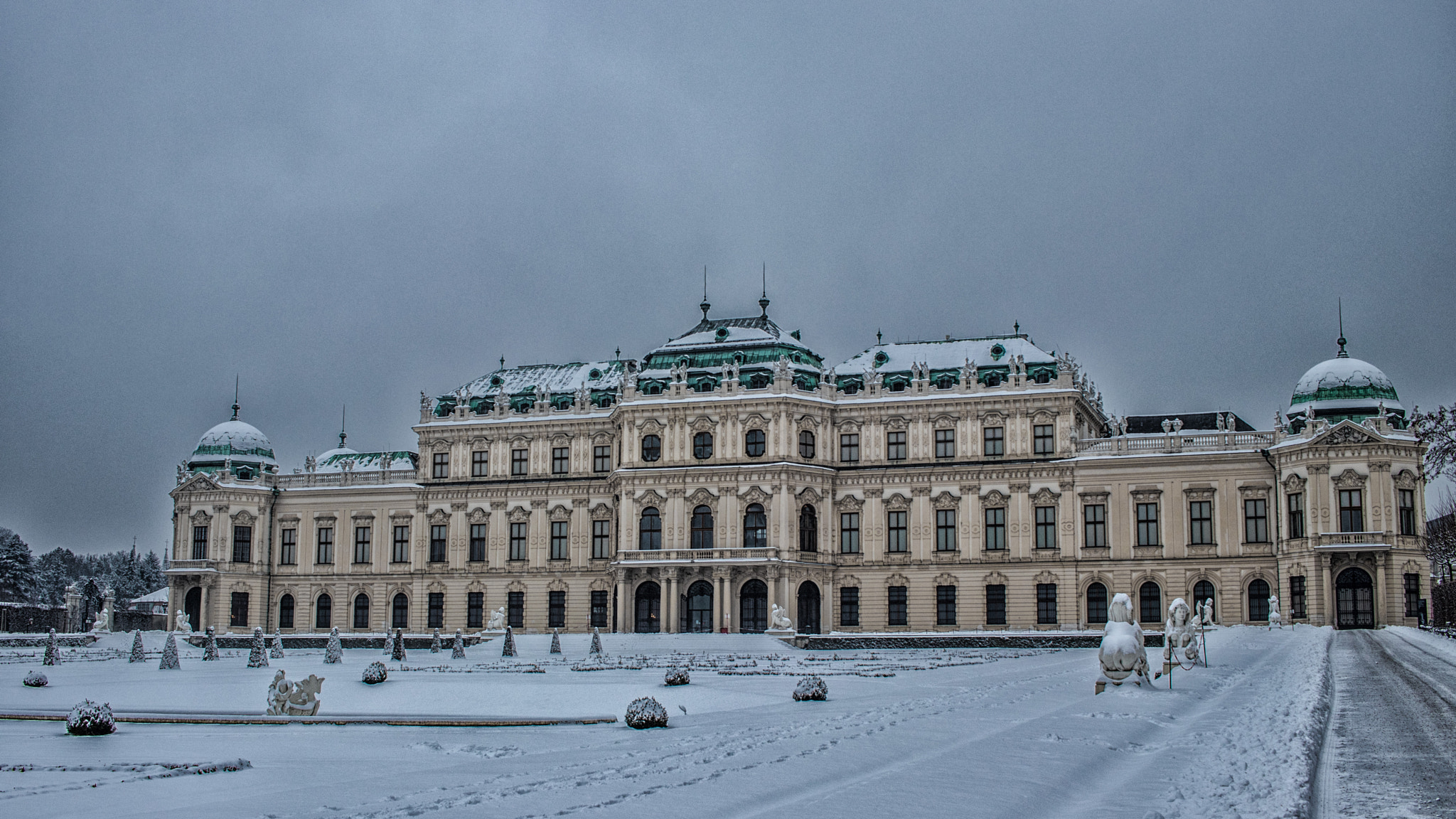 Canon EF-S 24mm F2.8 STM sample photo. Castle belvedere photography