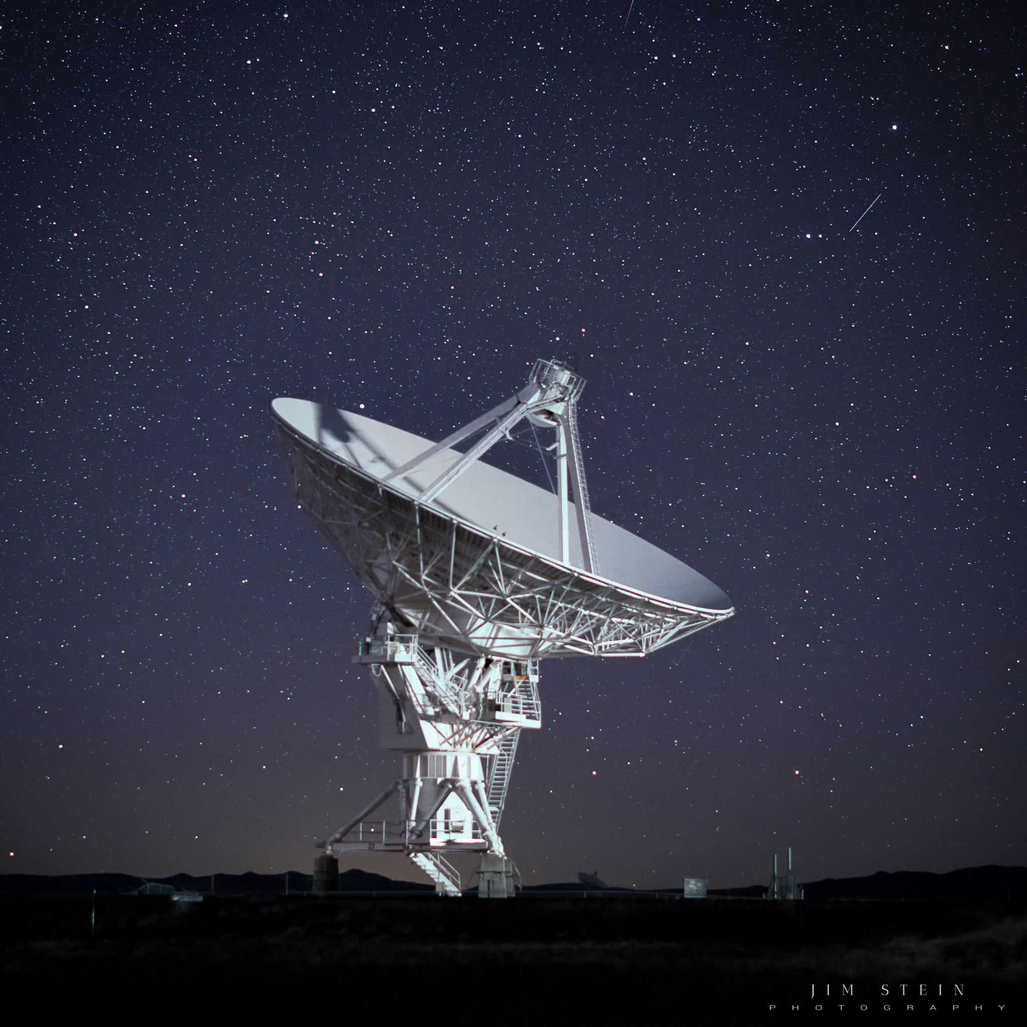 ZEISS Milvus 50mm F1.4 sample photo. The very large array at night photography