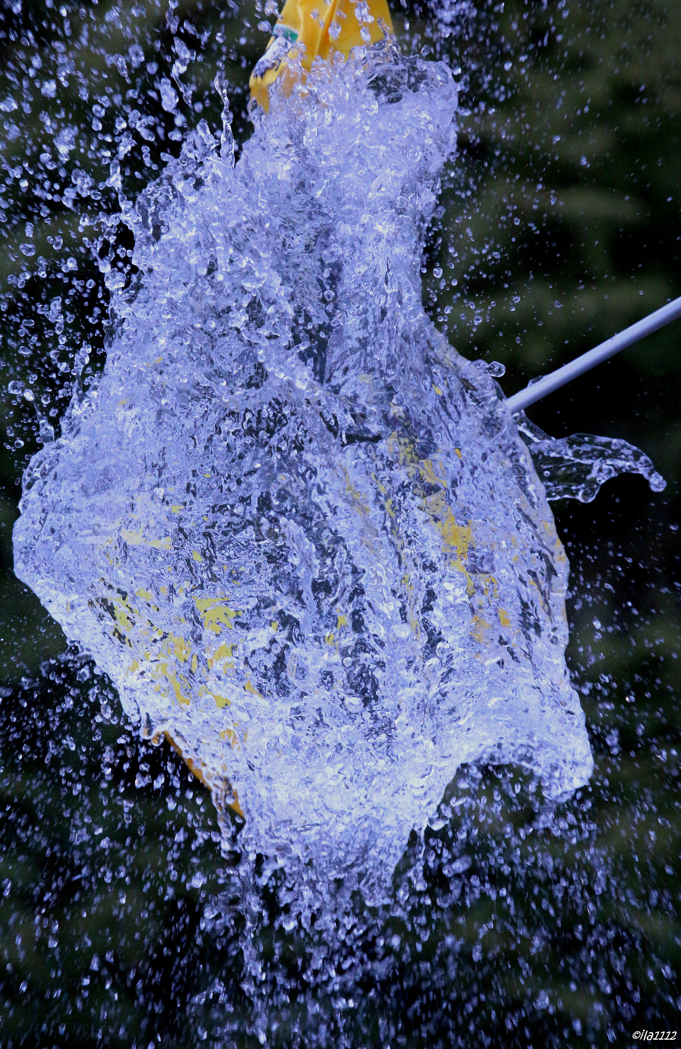 Canon EOS 70D + Canon EF 70-200mm F4L IS USM sample photo. Splash photography