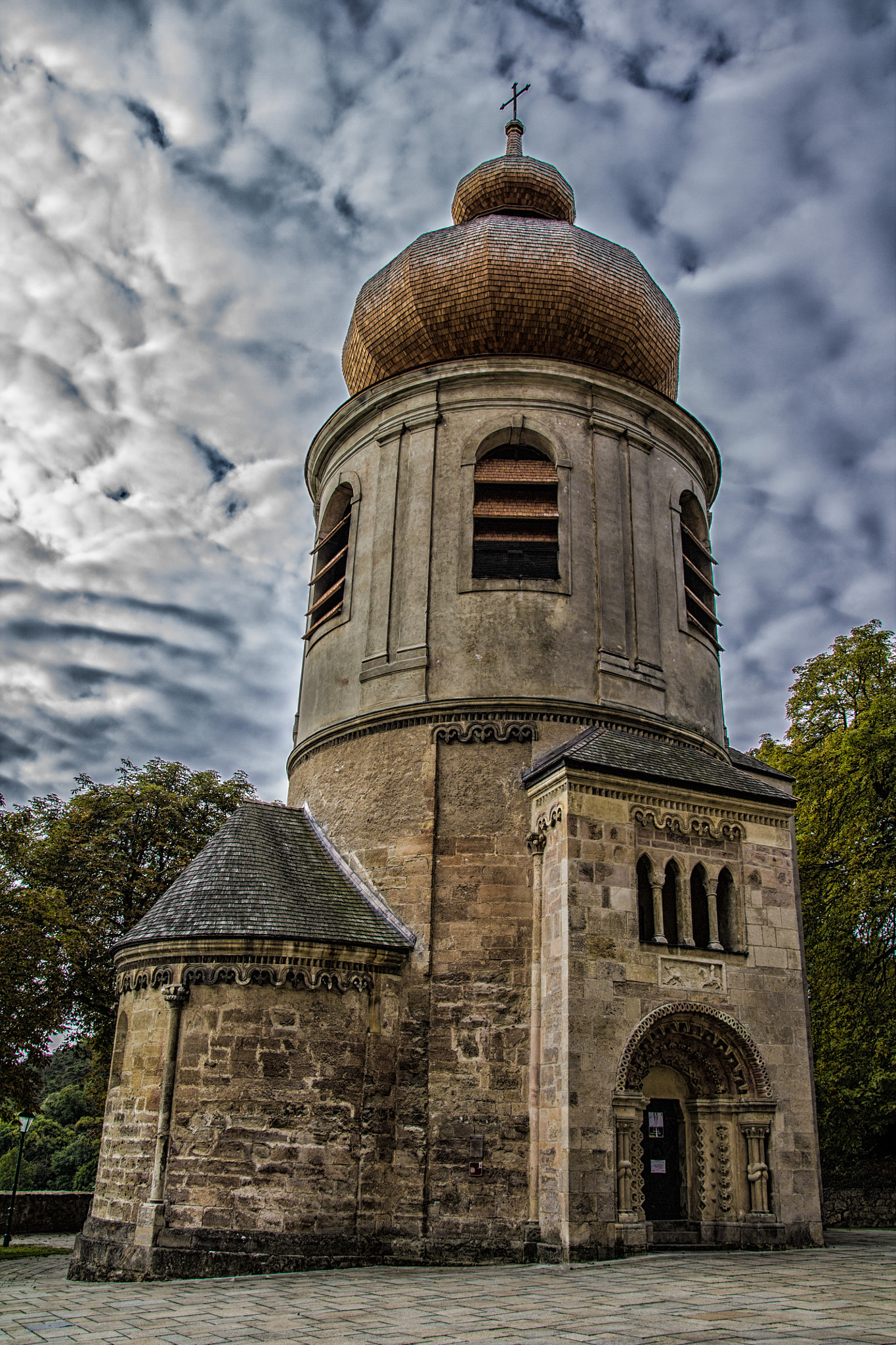 Canon EOS 1100D (EOS Rebel T3 / EOS Kiss X50) + Canon TS-E 90mm F2.8 Tilt-Shift sample photo. Water tower in mödling photography