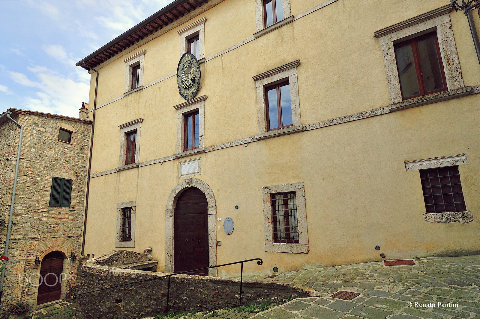 Nikon D5000 sample photo. Palazzo dell'arcipretura, san casciano dei bagni. photography