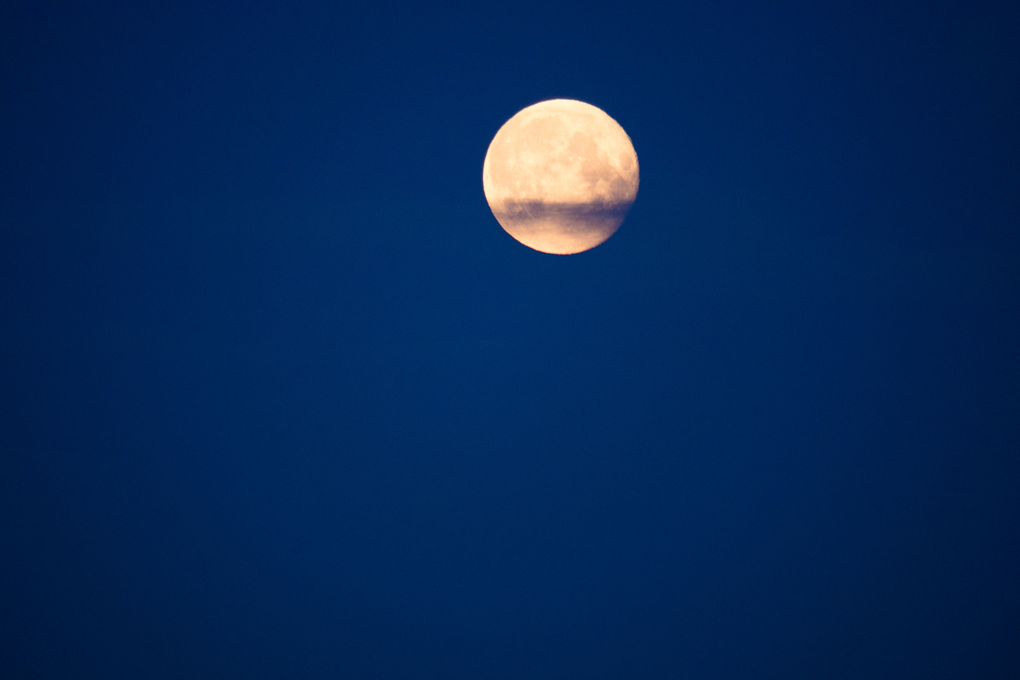 Olympus OM-D E-M5 II sample photo. Clouds on the moon photography