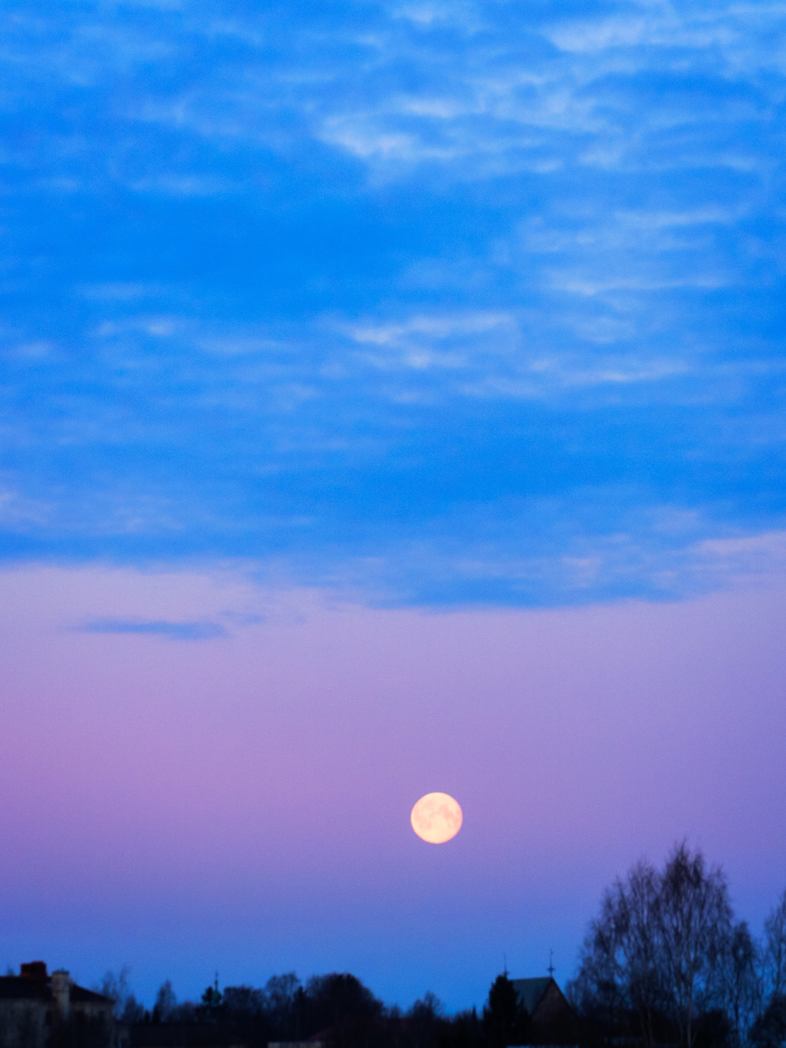 Olympus OM-D E-M5 II sample photo. Moon over st. catharine's church photography