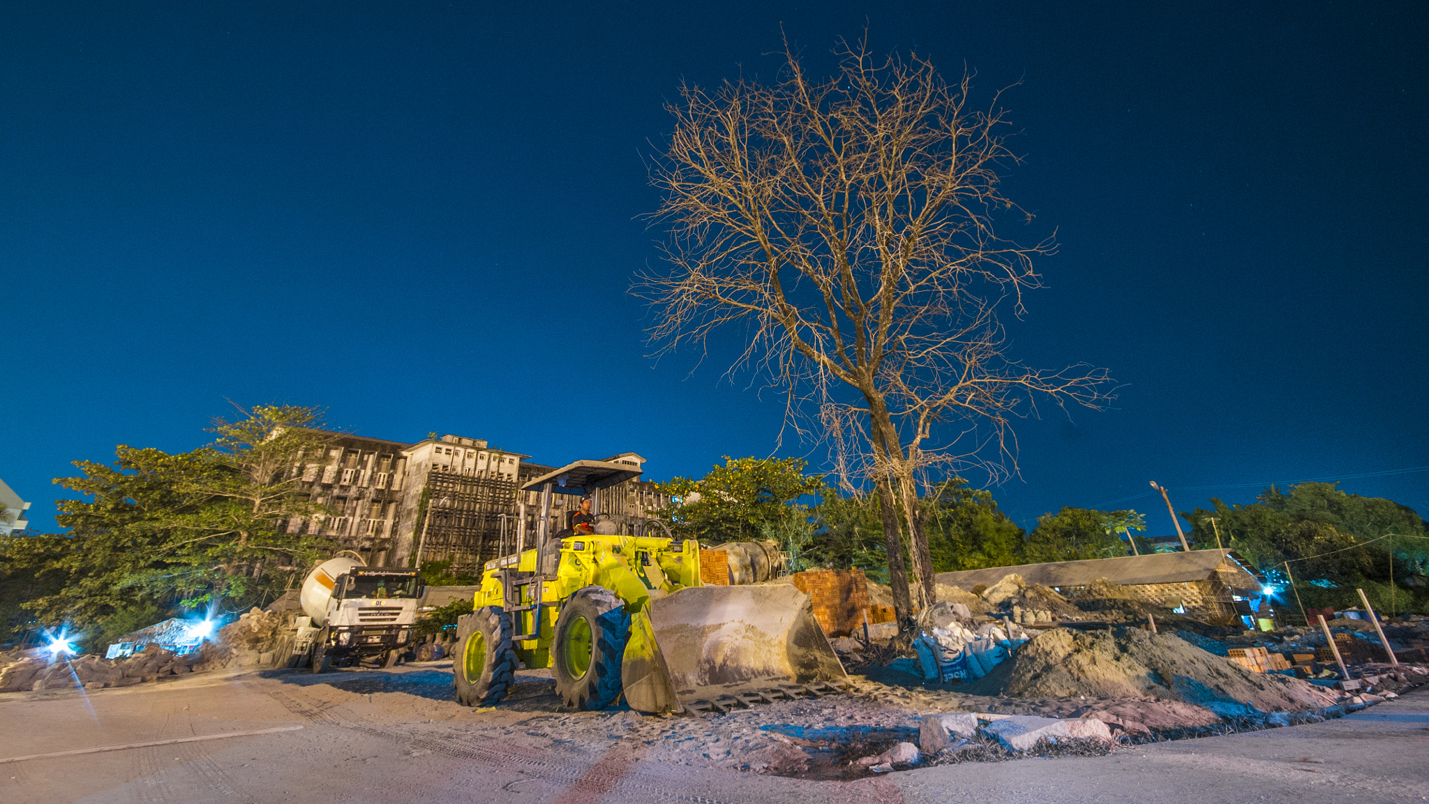 Sigma 10-20mm F4-5.6 EX DC HSM sample photo. Blue hour photography