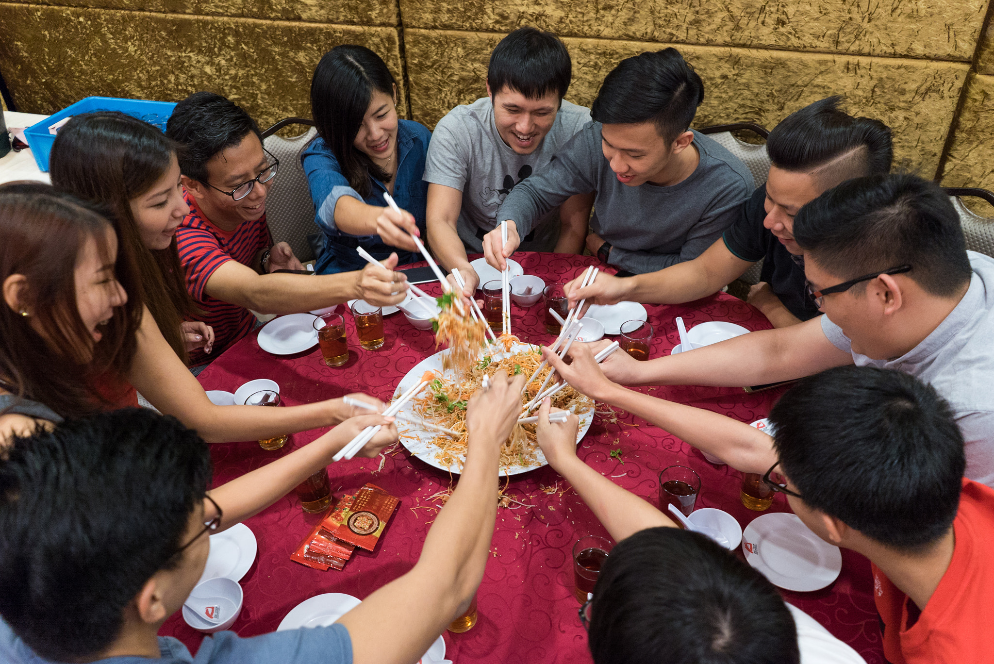 Sony a7S II + Sony FE 28-70mm F3.5-5.6 OSS sample photo. Chinese new year "lou sang". photography