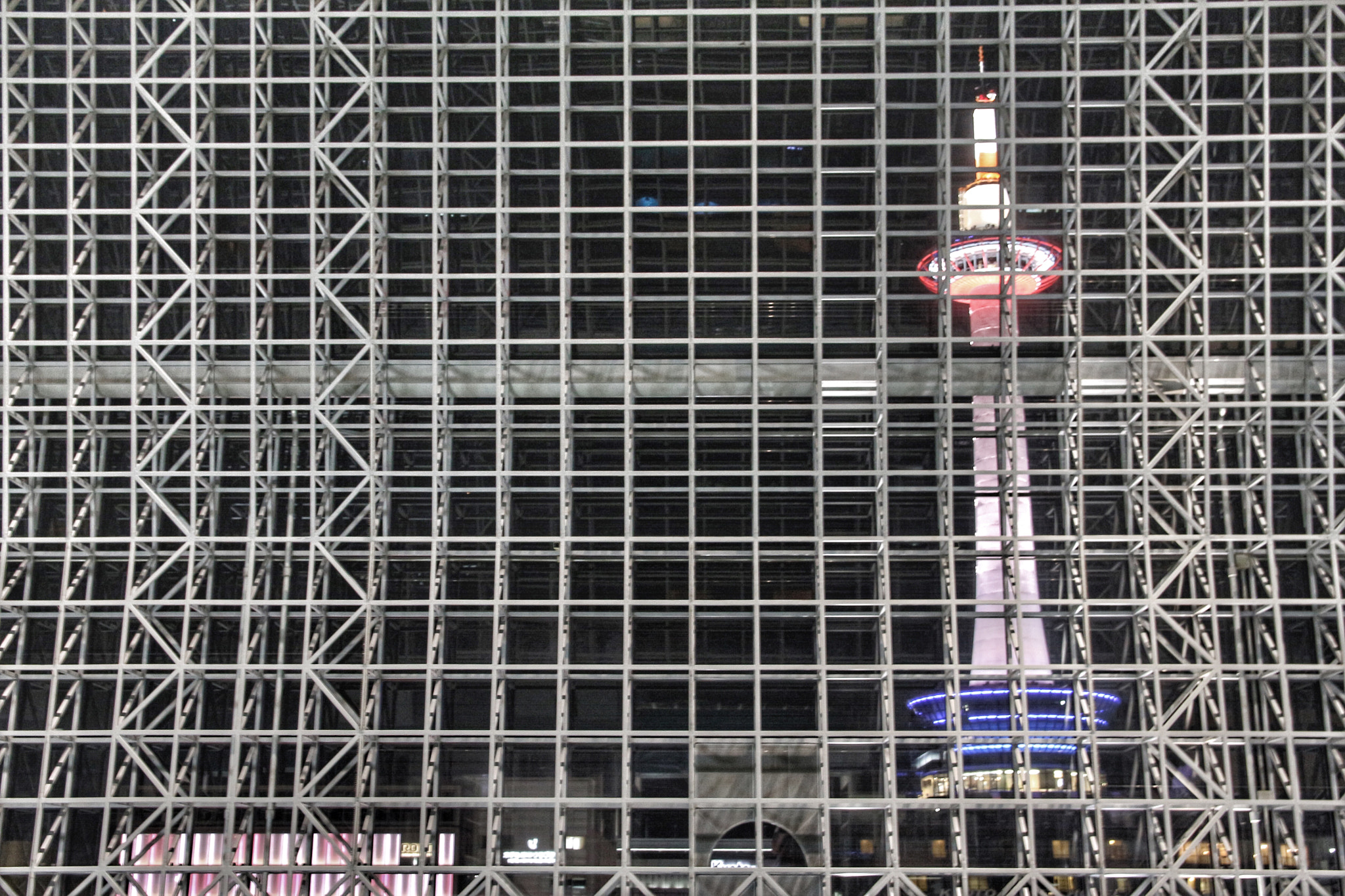 Canon EOS 100D (EOS Rebel SL1 / EOS Kiss X7) sample photo. Kyoto station photography
