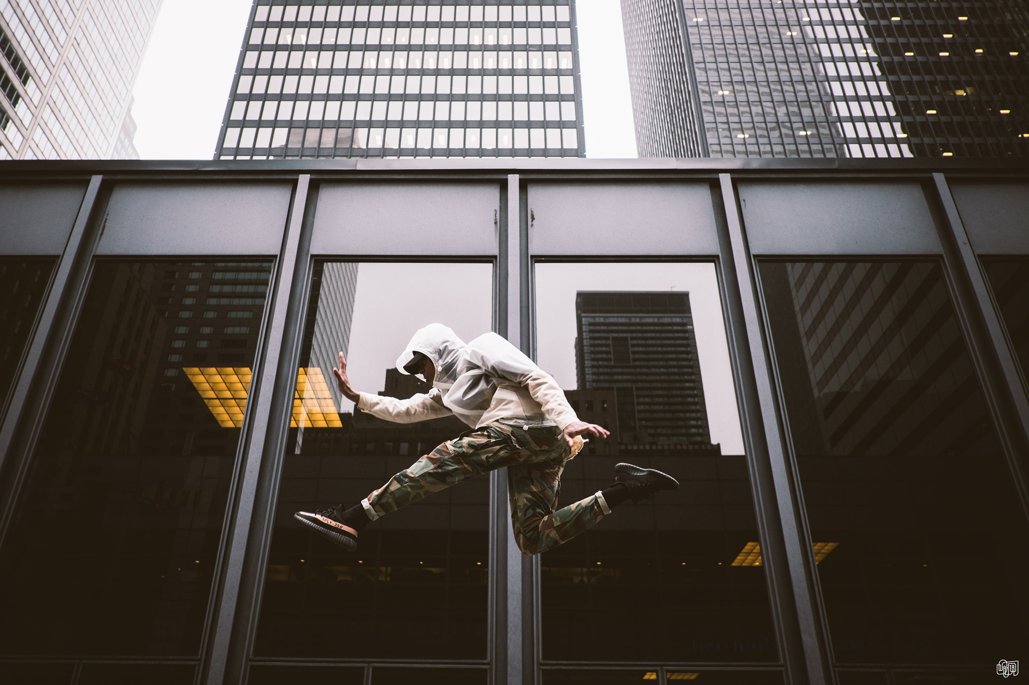 Fujifilm X-E2 + Fujifilm XF 18mm F2 R sample photo. Jump! photography