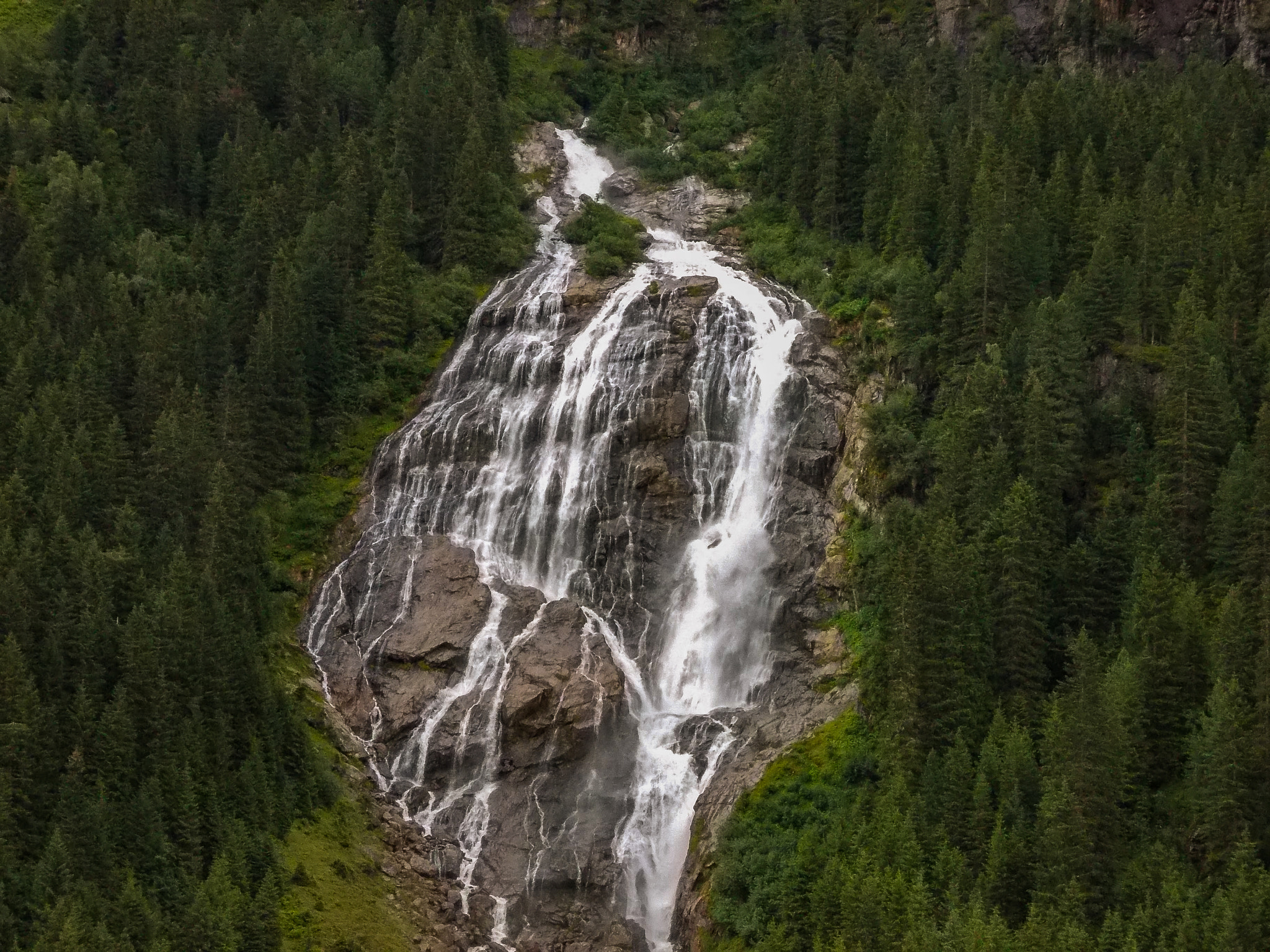 Nikon COOLPIX L25 sample photo. Waterfall in stubaital photography