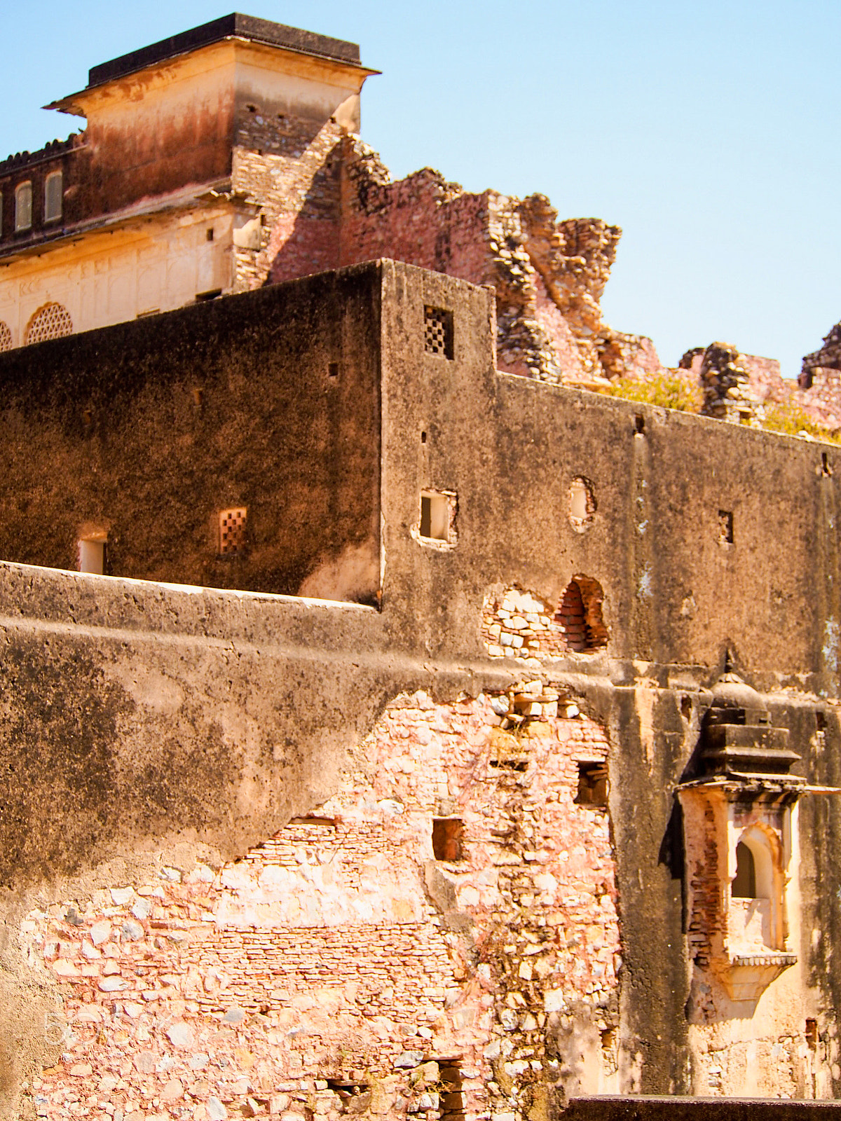 Olympus OM-D E-M5 sample photo. Detail of buildings at amber fort in jaipur india photography