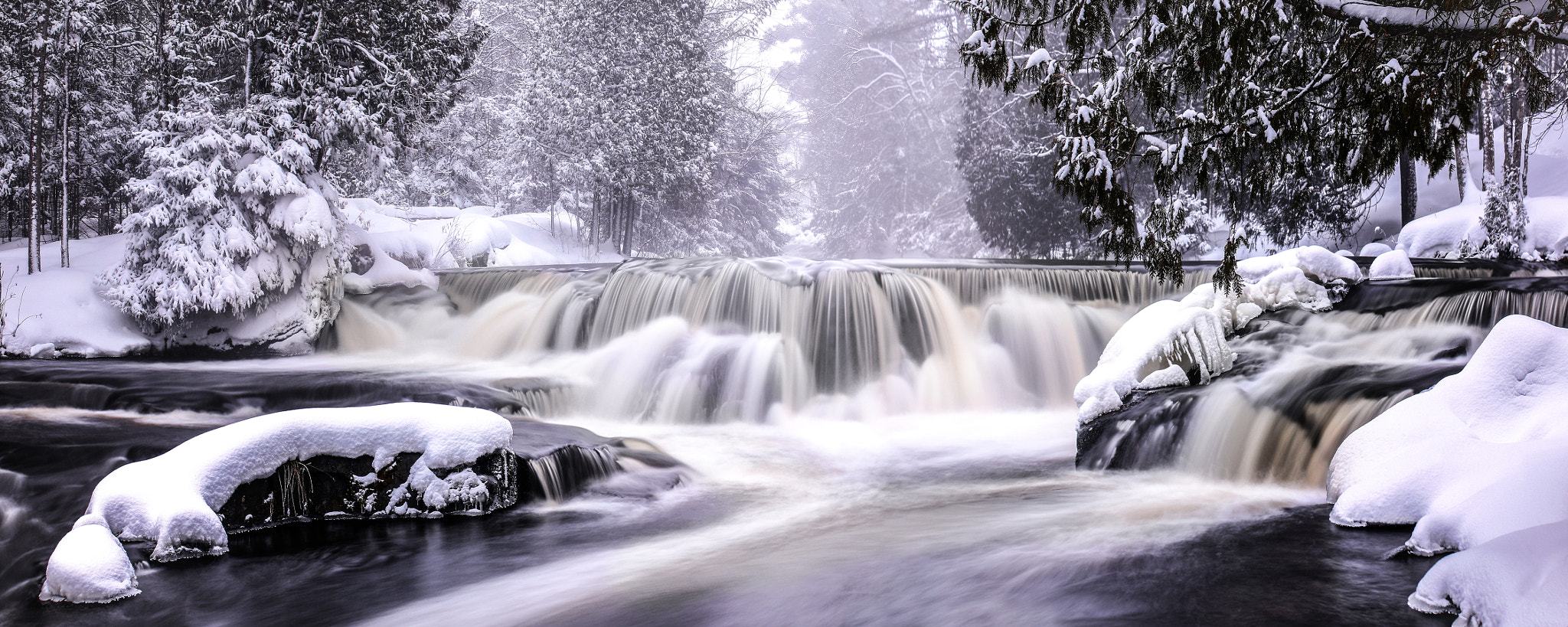 Canon EOS 70D + Sigma 35mm F1.4 DG HSM Art sample photo. Bond falls in winter (color original) photography