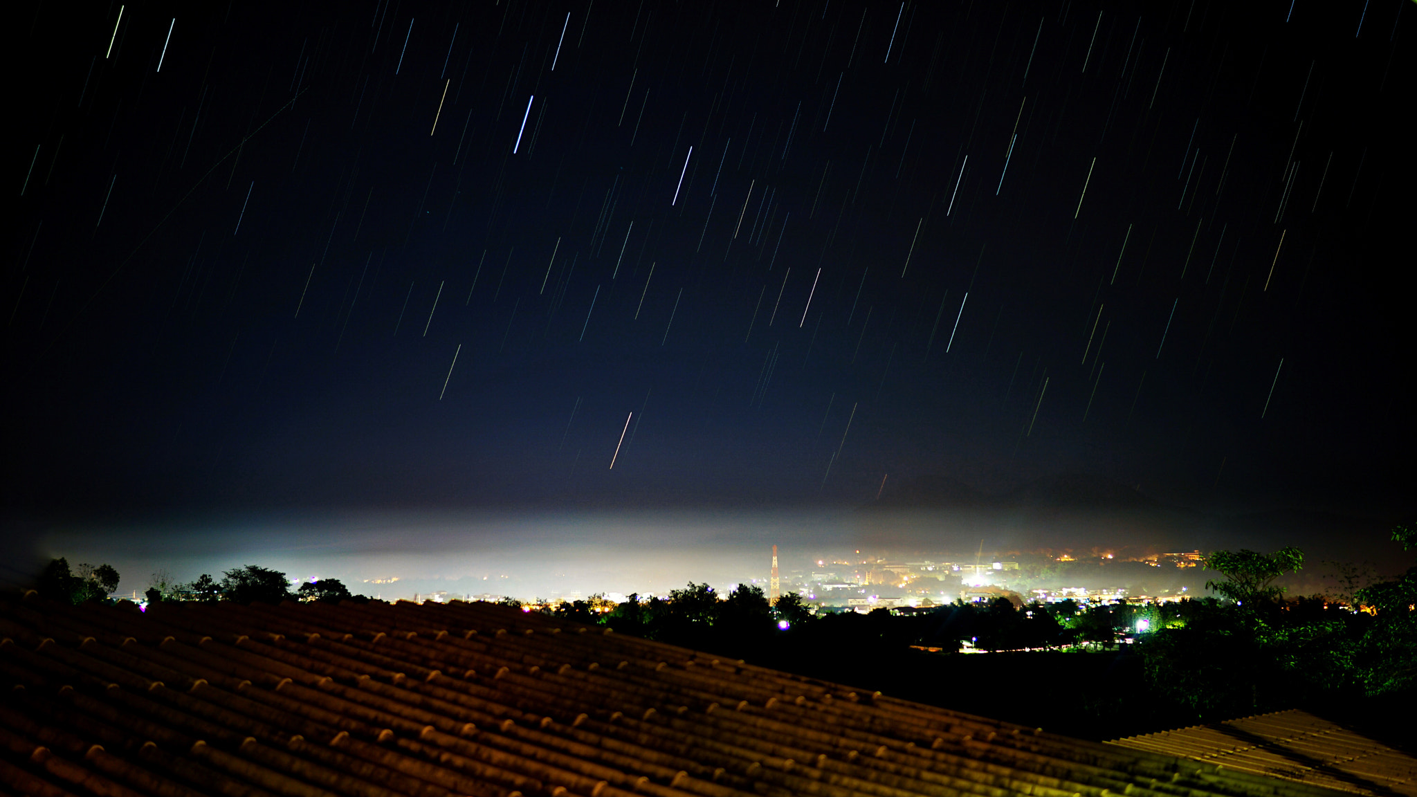 Sigma 30mm F1.4 DC DN | C sample photo. Raining star photography