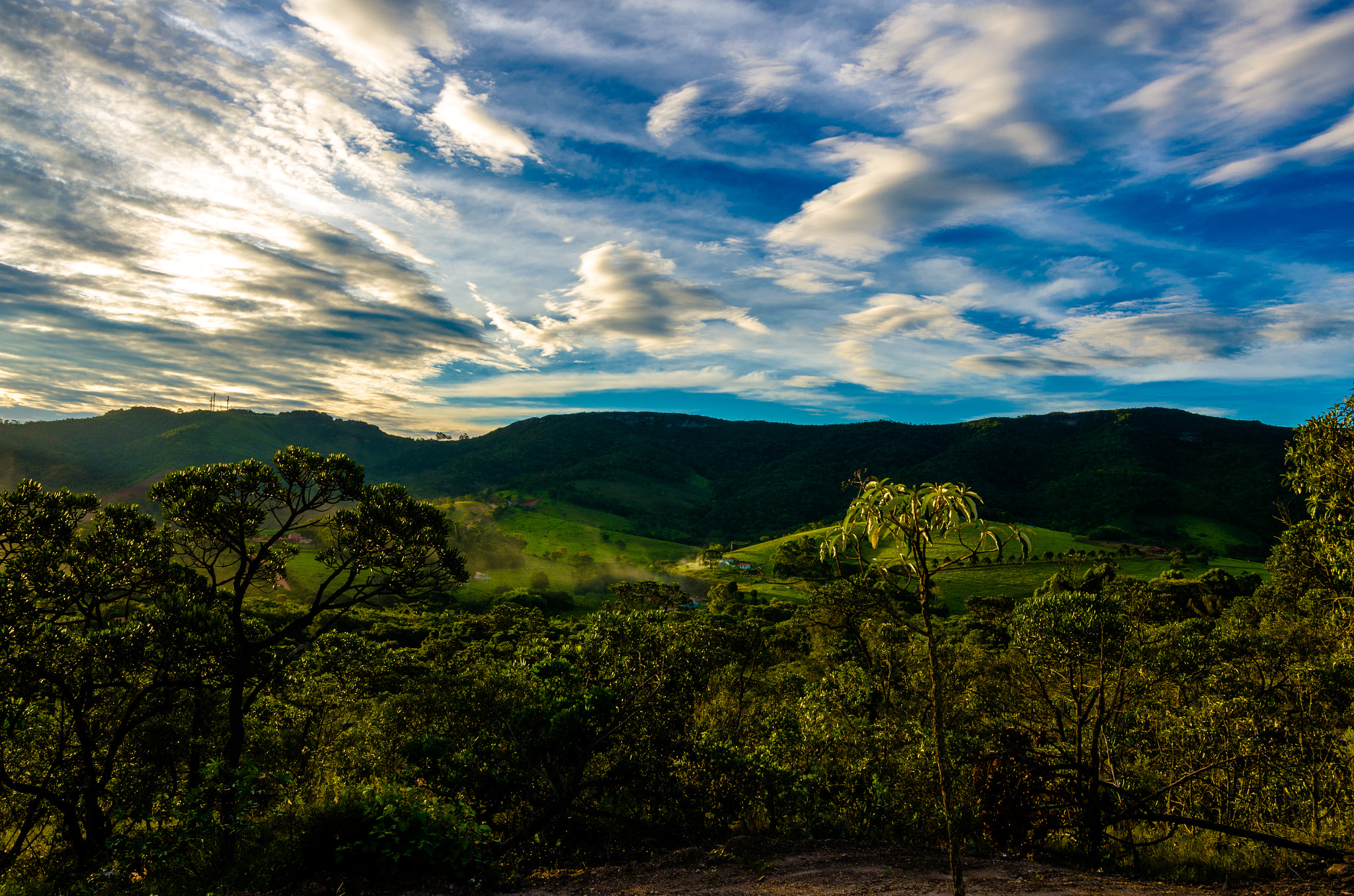 Nikon D5100 + Sigma 18-35mm F1.8 DC HSM Art sample photo. Vista do chalé em são thomé das letras photography