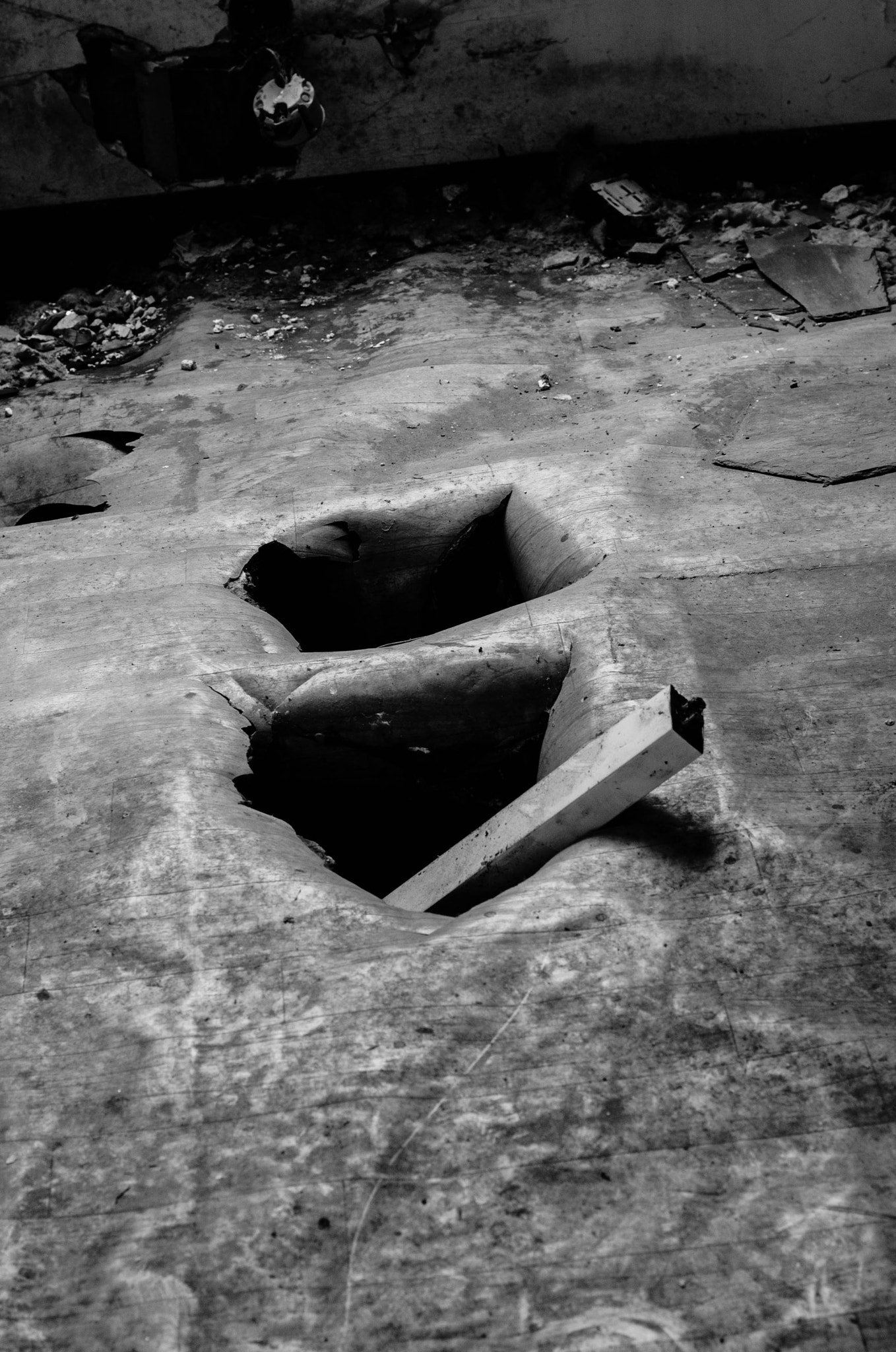 Nikon D7000 sample photo. Hole in floor photography