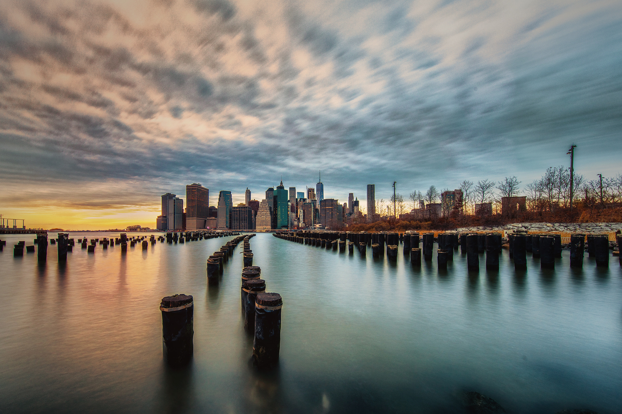 Canon EOS 5DS + Canon EF 11-24mm F4L USM sample photo. Sunset in nyc photography