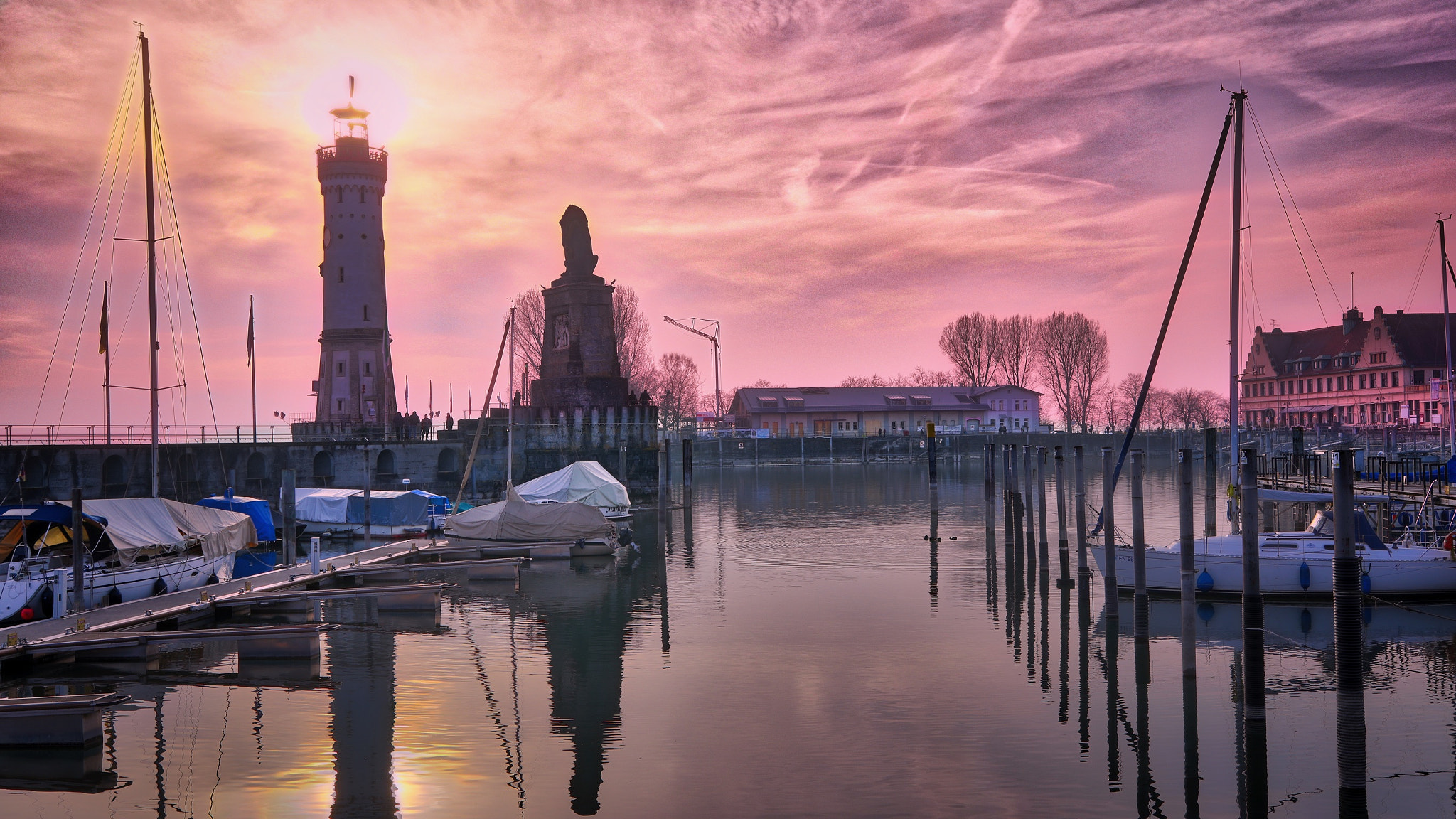 Canon EOS 5D Mark IV + Tamron AF 28-75mm F2.8 XR Di LD Aspherical (IF) sample photo. The beautiful lindau harbour photography