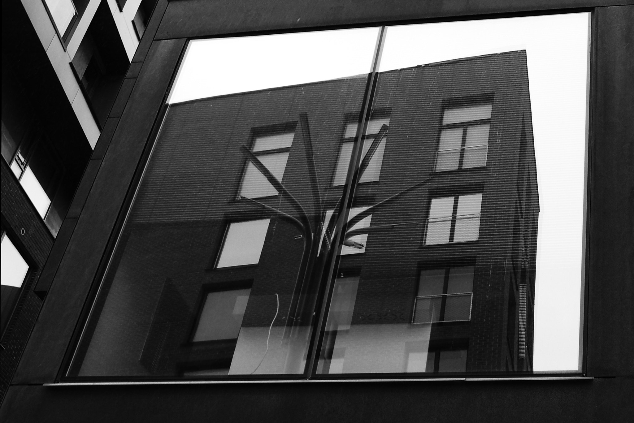 Pentax K100D Super sample photo. Modern housing photography