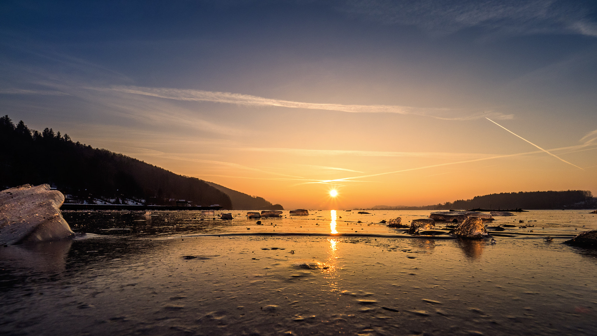 Olympus OM-D E-M1 + Olympus M.Zuiko Digital ED 7-14mm F2.8 PRO sample photo. Winter sun set photography