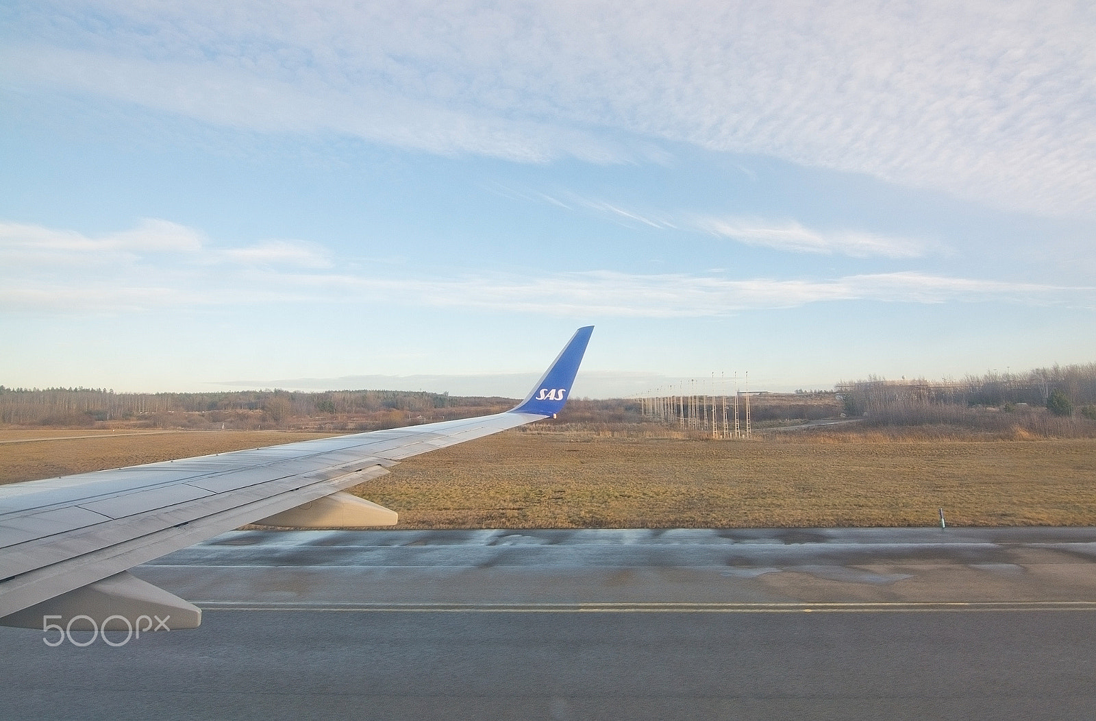 Nikon D7100 + AF Zoom-Nikkor 28-80mm f/3.5-5.6D sample photo. Scandinavian airlines jetliner takes off photography